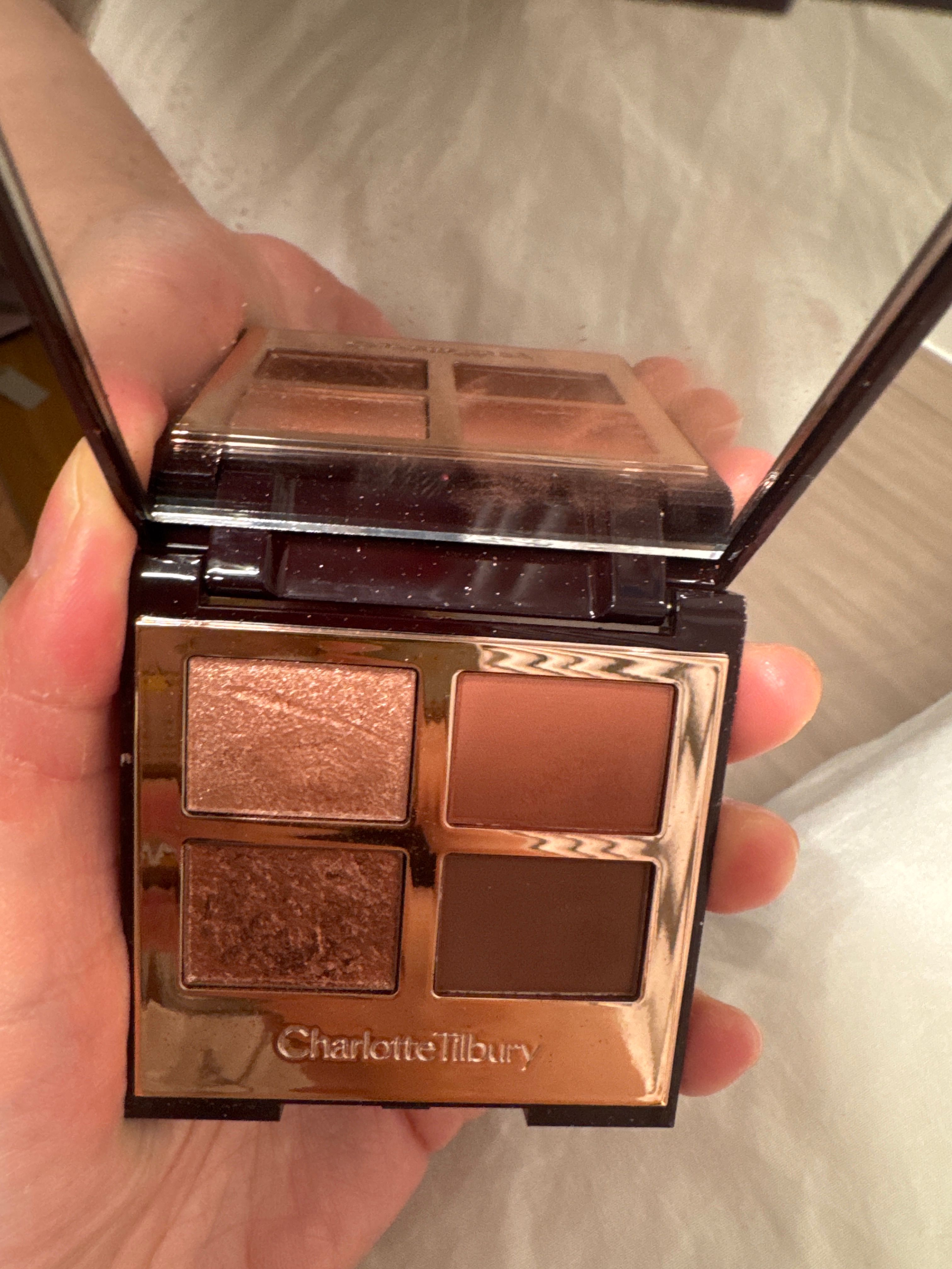 Charlotte Tilbury 四色奢彩眼影盤 Pillow Talk Luxury Palette 真實評價/用後感 byTsz************oon 2 Charlotte Tilbury 四色奢彩眼影盤 Pillow Talk Luxury Palette 真實評價/實測照片 byTsz************oon 2