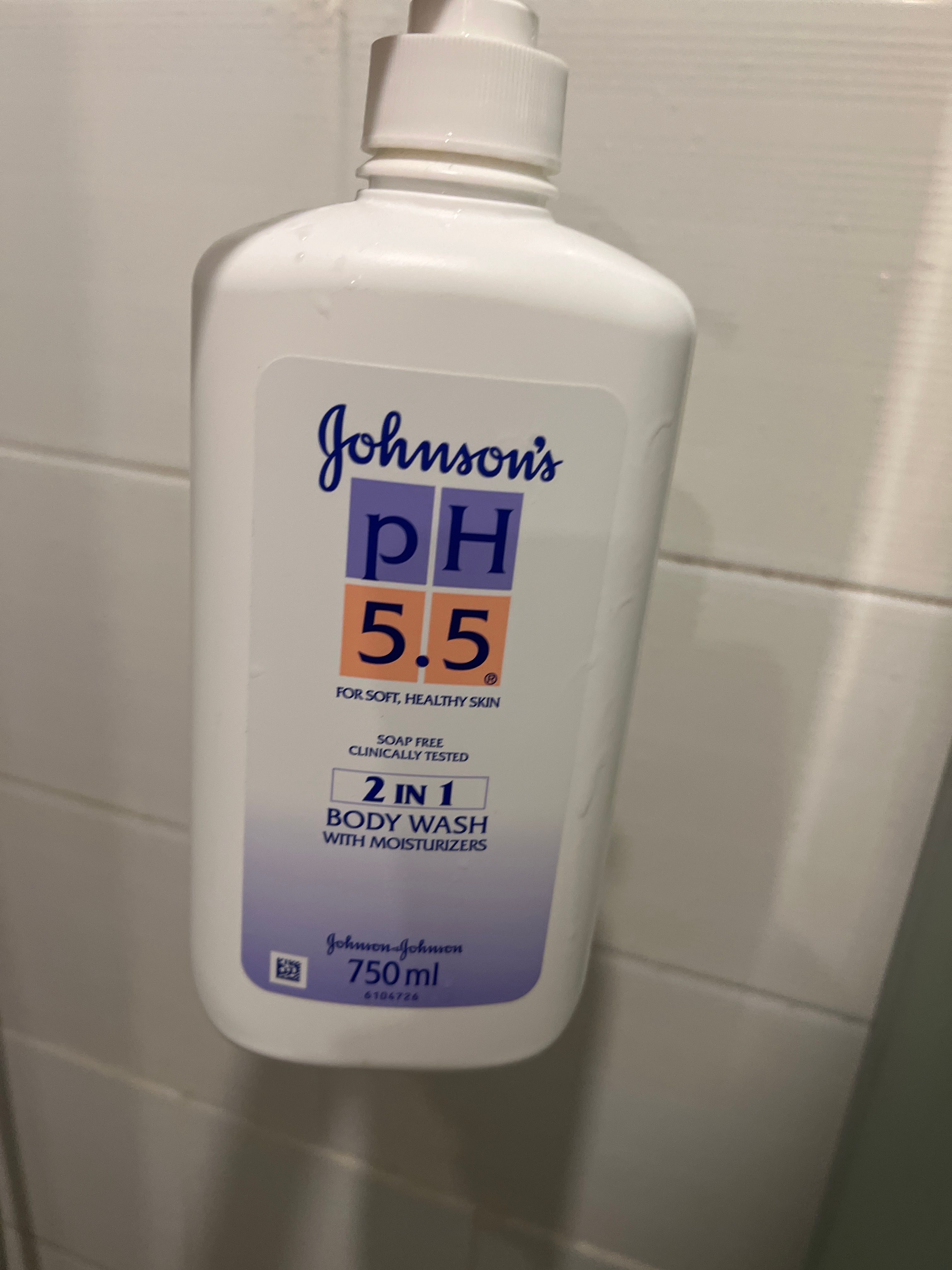 Johnson's PH5.5(二合一)沐浴露 真實評價/用後感 bys**u 1 Johnson's PH5.5(二合一)沐浴露 真實評價/實測照片 bys**u 1