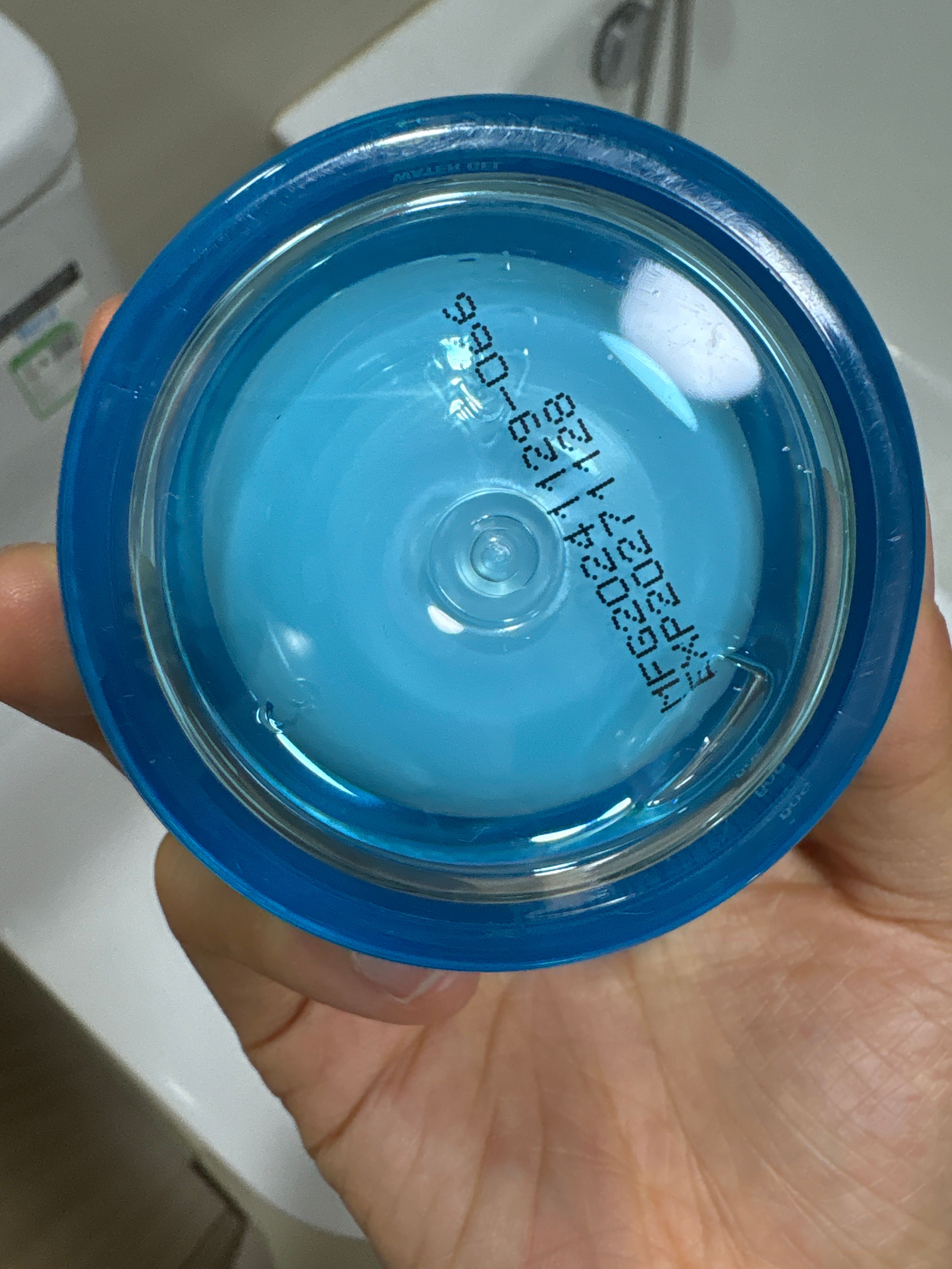 Neutrogena 露得清 露得清水活保濕無香特潤凝霜 真實評價/用後感 bymar****************com 2 Neutrogena 露得清 露得清水活保濕無香特潤凝霜 真實評價/實測照片 bymar****************com 2