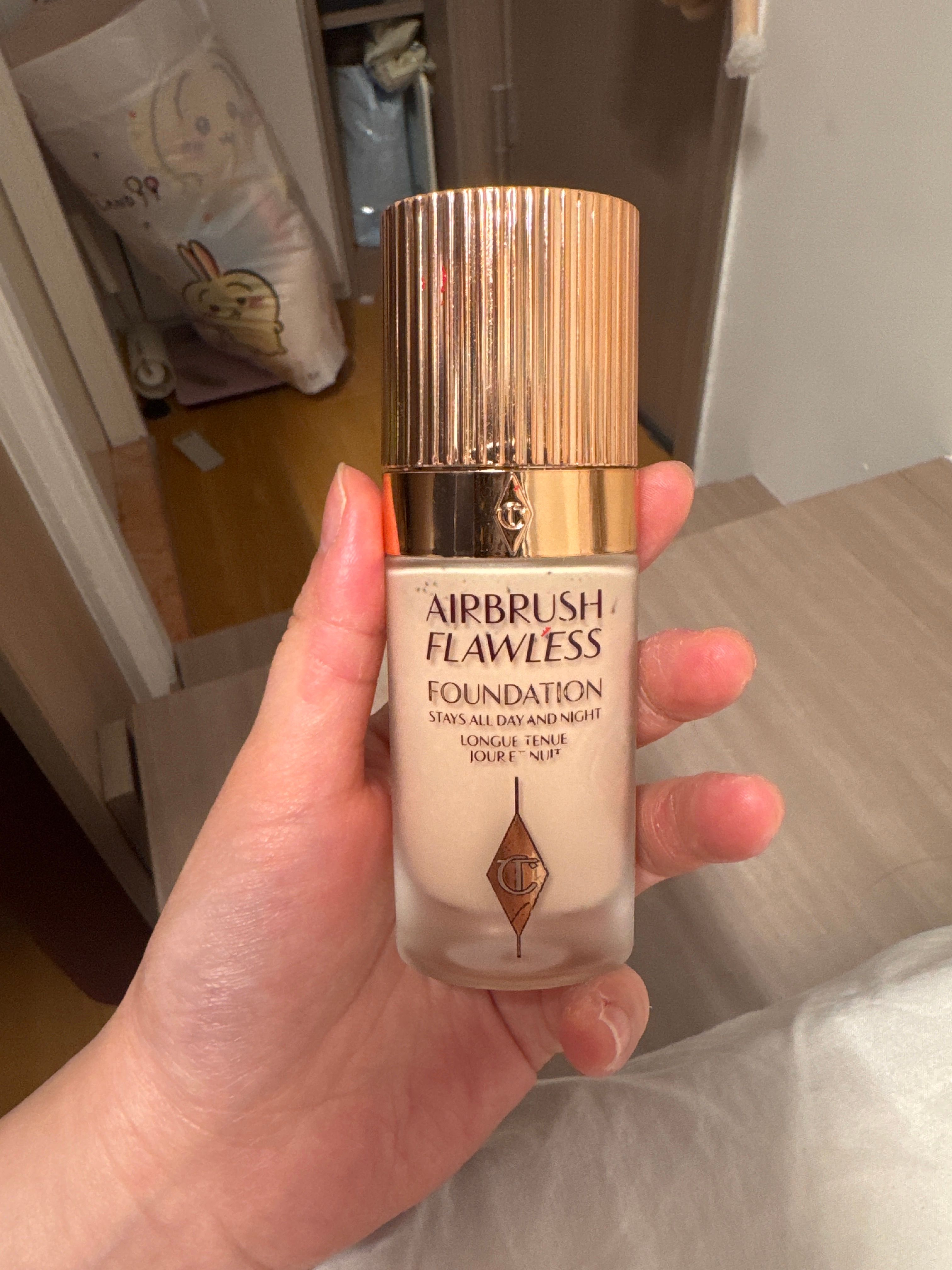 Charlotte Tilbury 輕盈無瑕粉底液 真實評價/實測照片 byTsz************oon 1