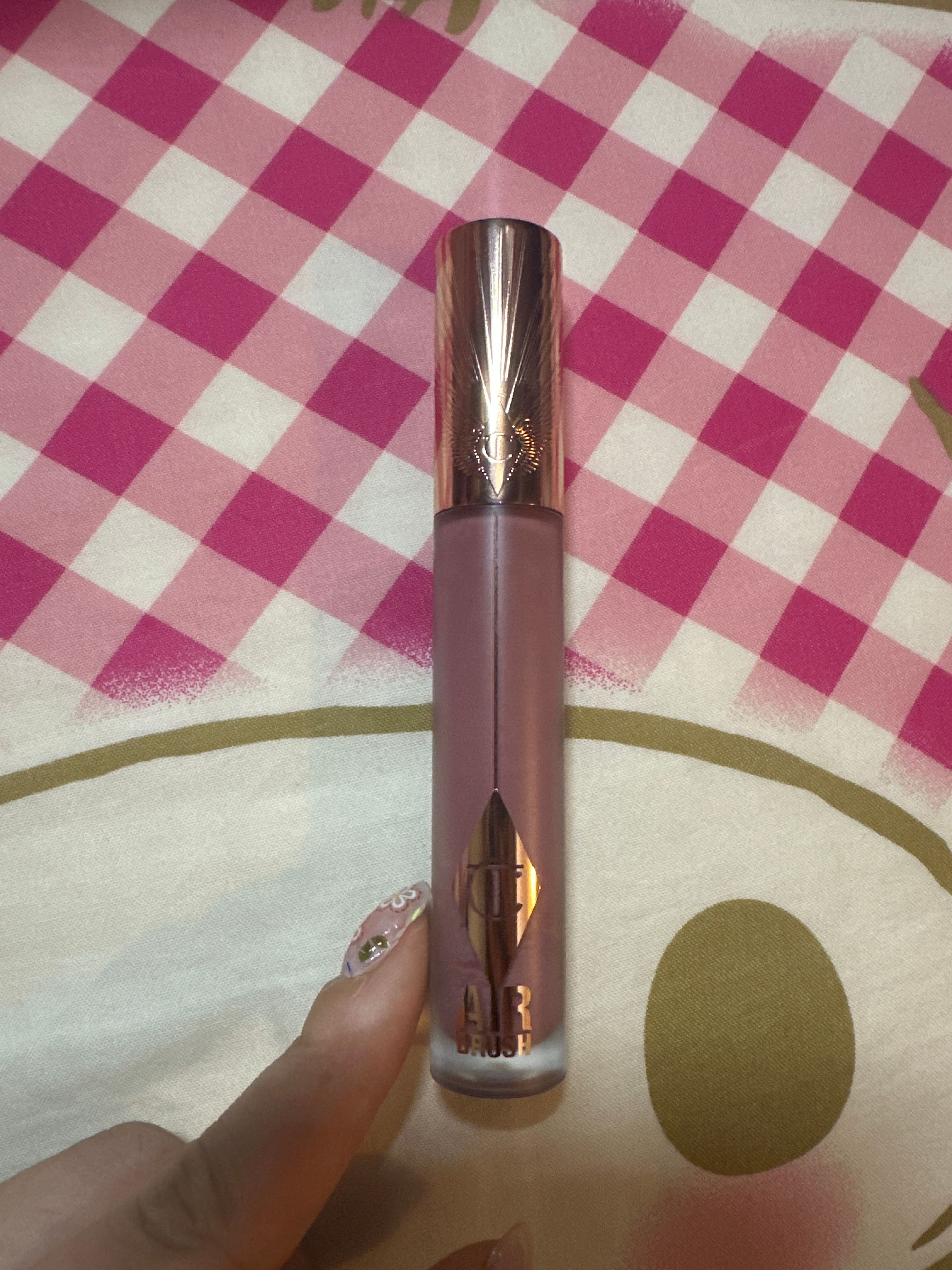 Charlotte Tilbury 極緻柔霧唇釉 真實評價/用後感 byHaz****ong 2 Charlotte Tilbury 極緻柔霧唇釉 真實評價/實測照片 byHaz****ong 2