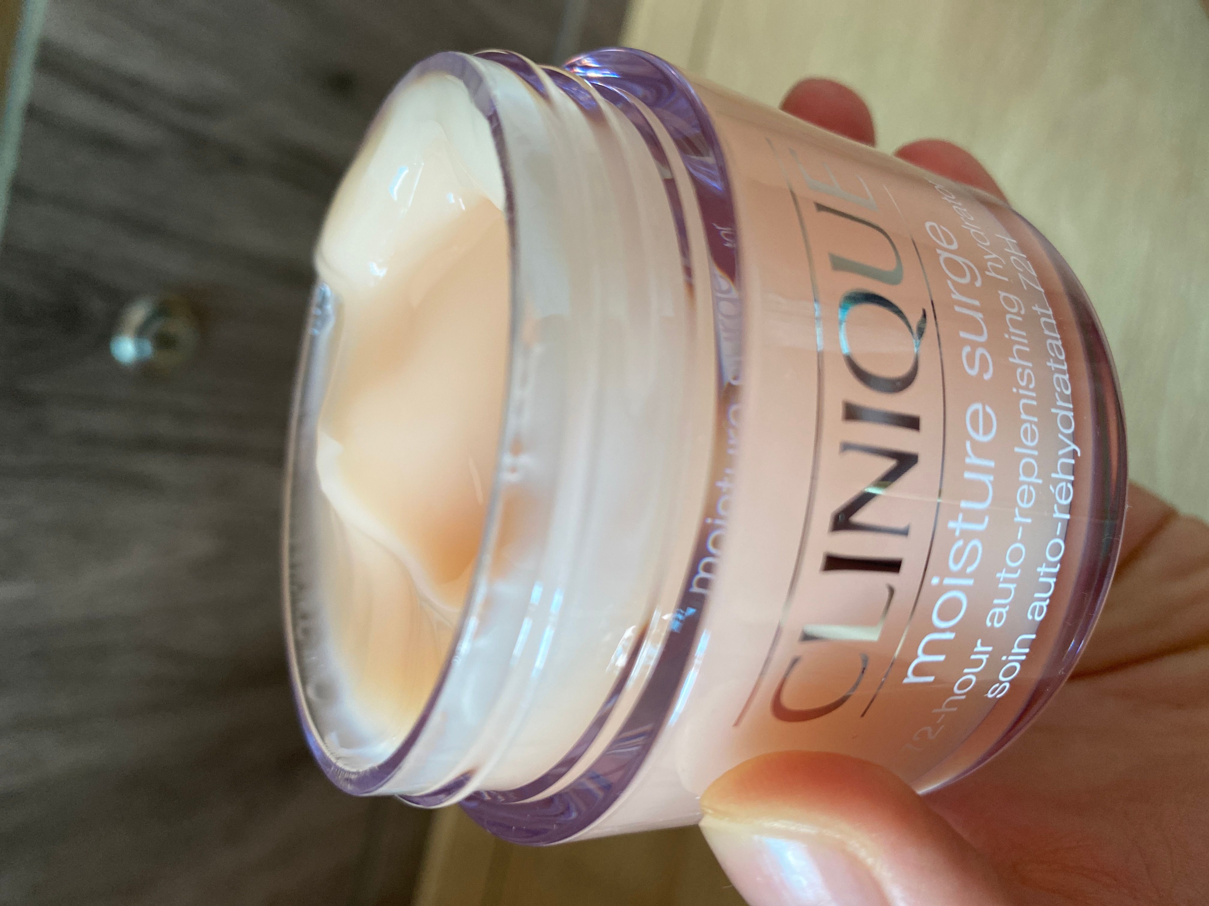 Clinique 72小時滋潤高效水嫩補濕霜 真實評價/用後感 bybol*************com 1 Clinique 72小時滋潤高效水嫩補濕霜 真實評價/實測照片 bybol*************com 1