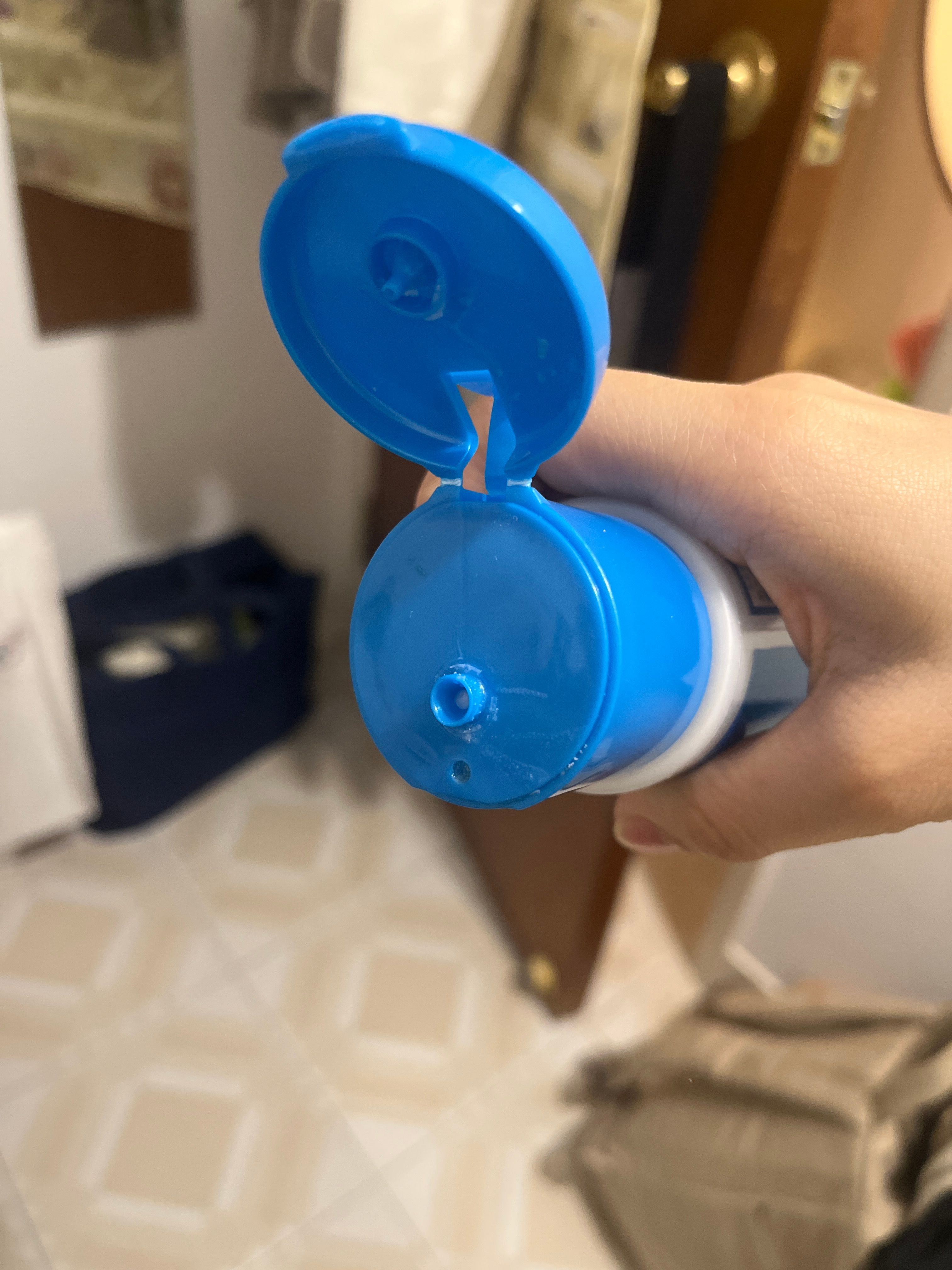 Hada Labo 肌研 白潤浸透美白乳液 真實評價/用後感 byhiu***************com 1 Hada Labo 肌研 白潤浸透美白乳液 真實評價/實測照片 byhiu***************com 1