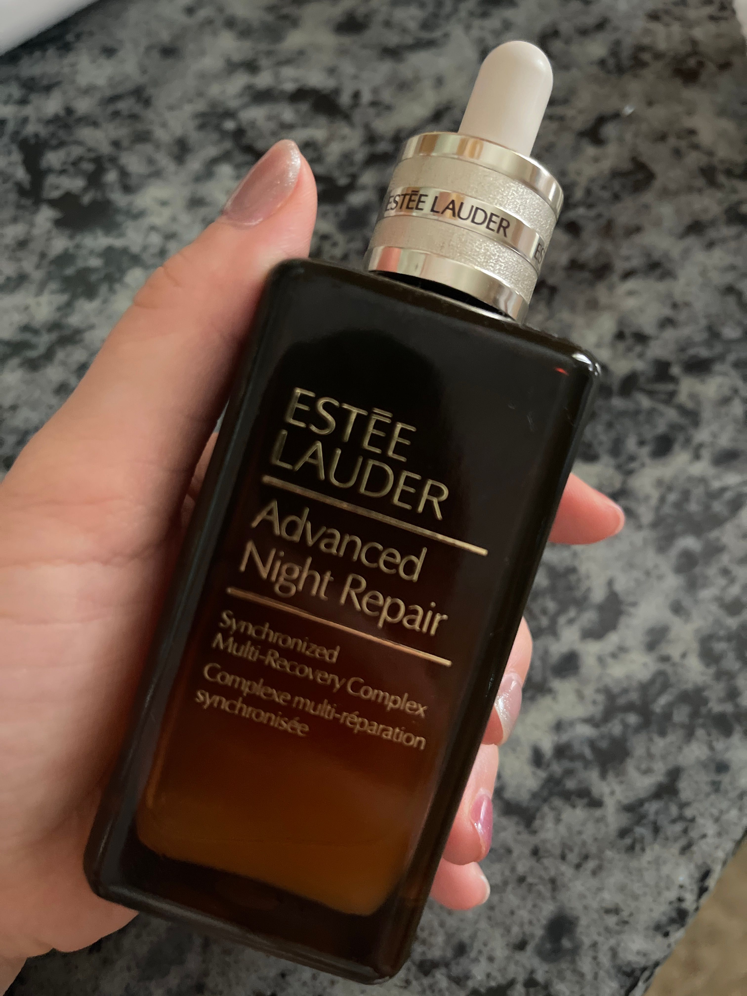 ESTÉE LAUDER 升級再生基因修復精華 真實評價/用後感 byMar***** Wu 2 ESTÉE LAUDER 升級再生基因修復精華 真實評價/實測照片 byMar***** Wu 2