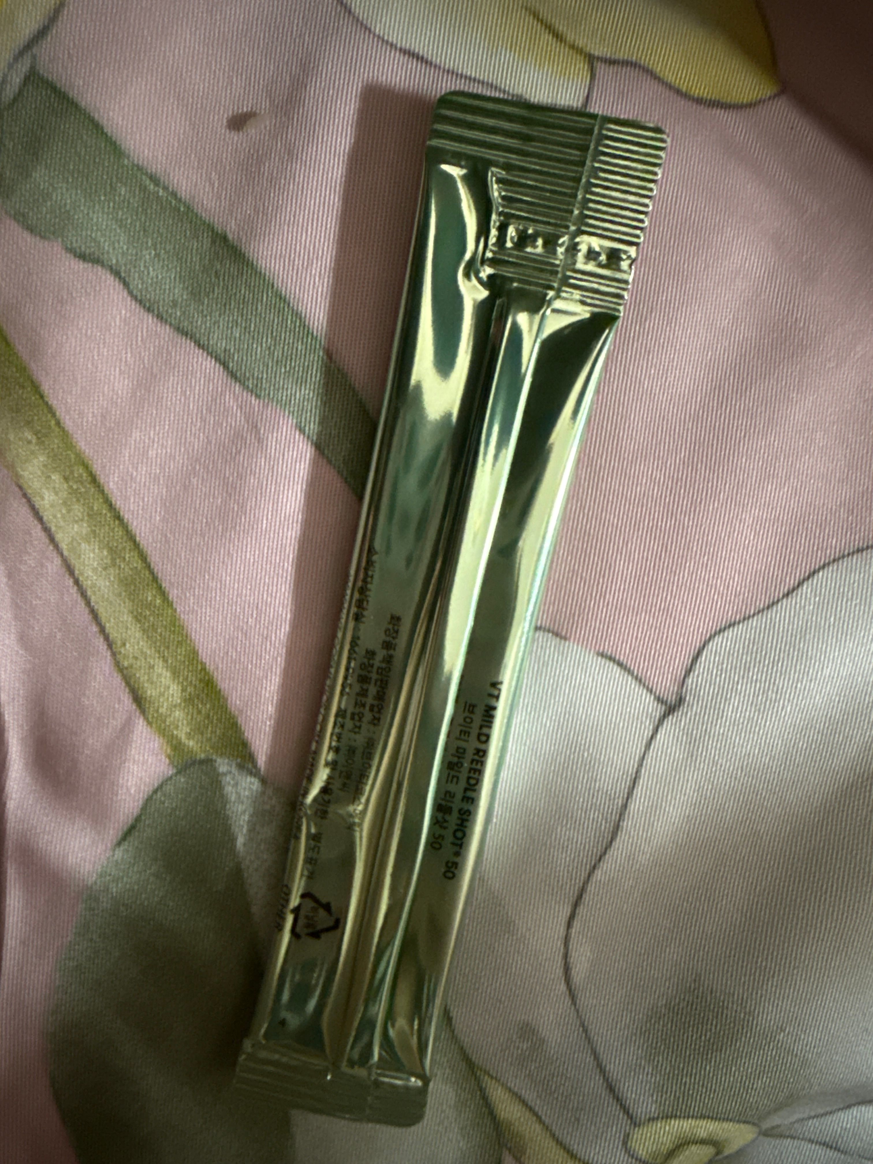 VT Cosmetics VT 塗抹式微針精華 100 真實評價/用後感 byH***n 2 VT Cosmetics VT 塗抹式微針精華 100 真實評價/實測照片 byH***n 2