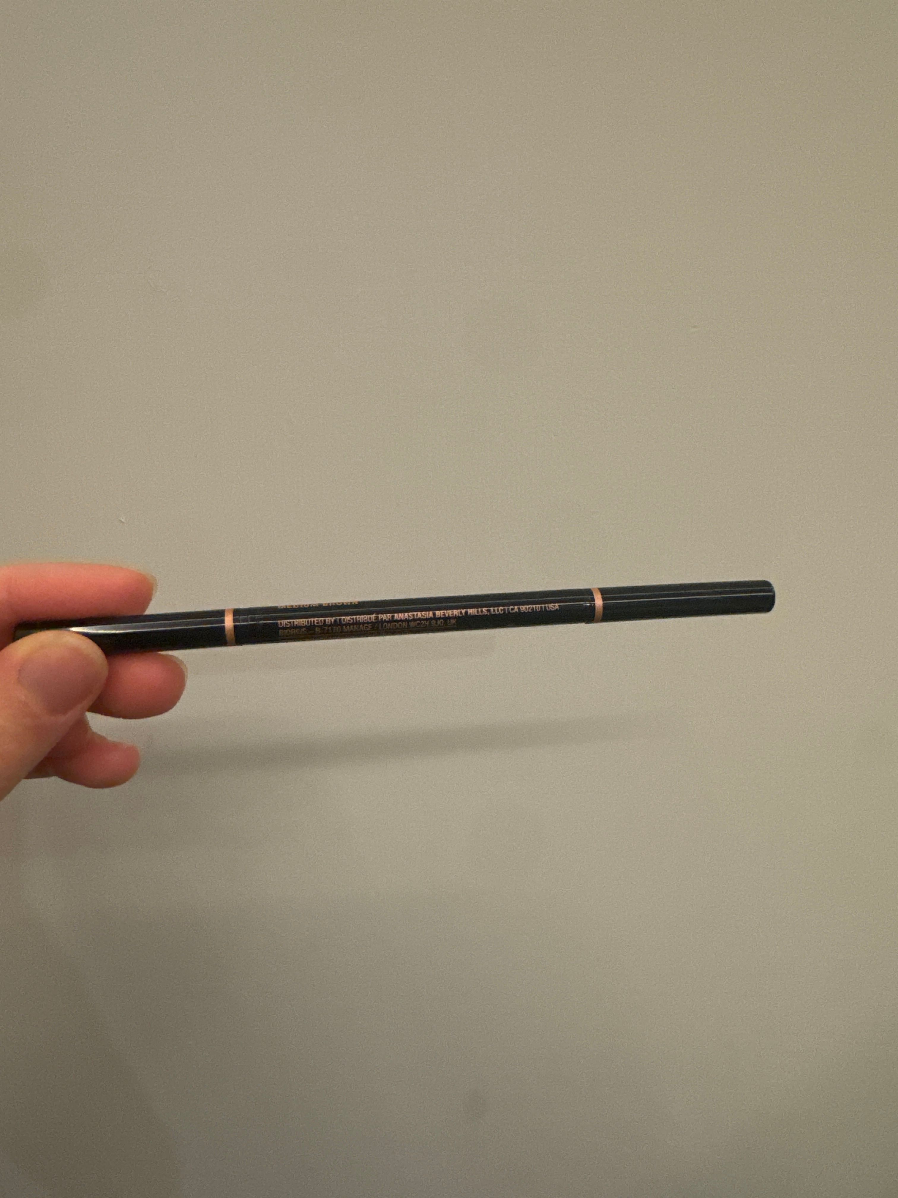 Anastasia Beverly Hills 雙頭幼細精準眉筆 真實評價/用後感 bysan*********************.hk 1 Anastasia Beverly Hills 雙頭幼細精準眉筆 真實評價/實測照片 bysan*********************.hk 1