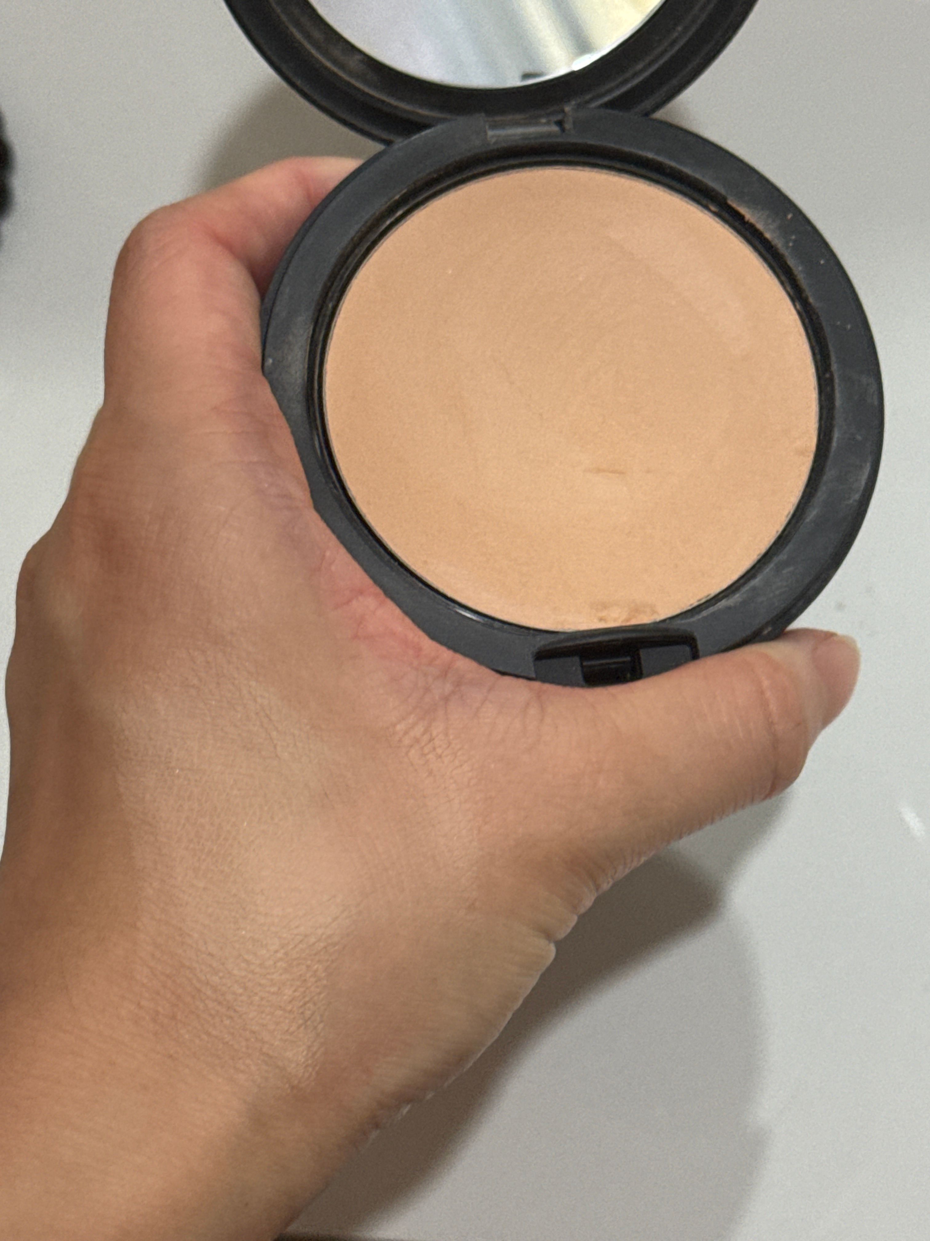MAC Cosmetics 專業無瑕柔膚粉餅 真實評價/實測照片 byE*i 1