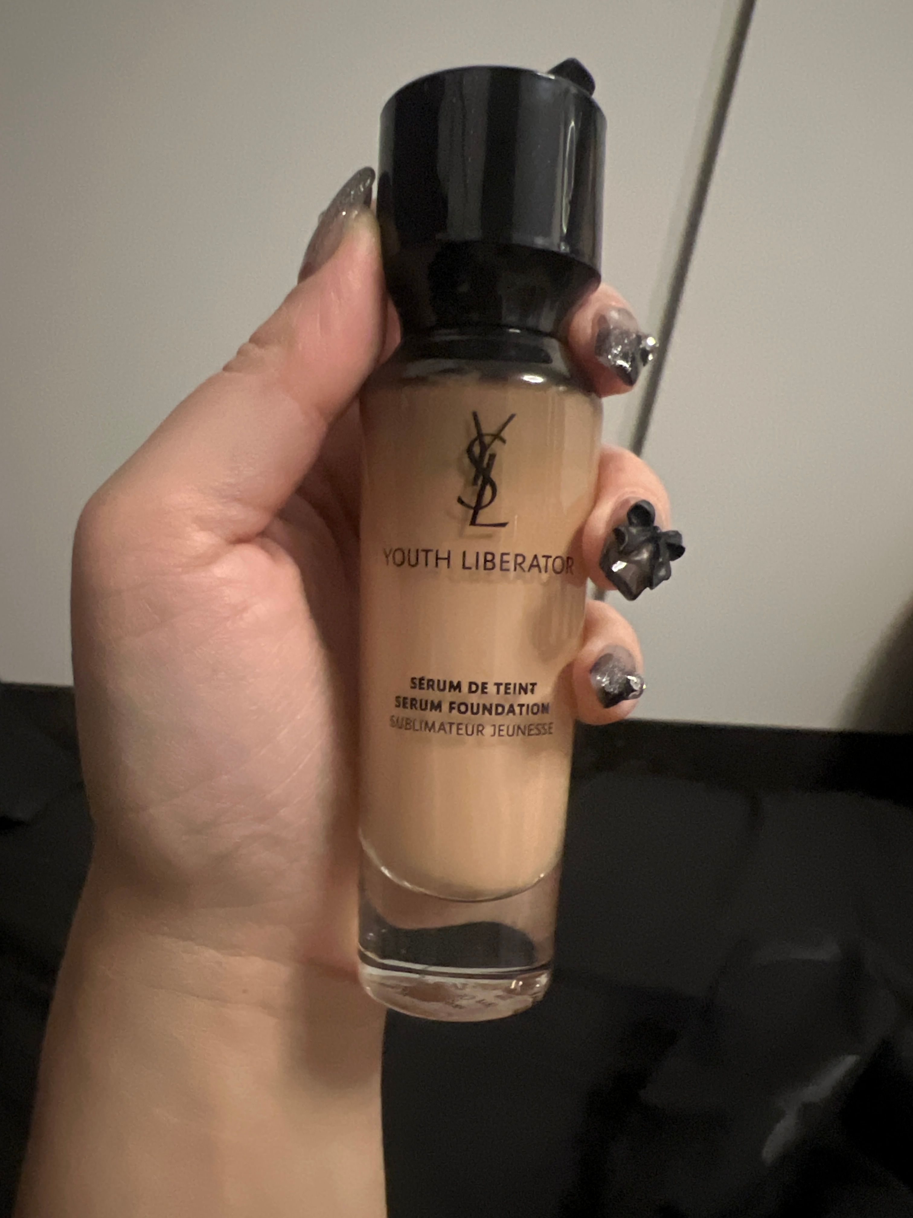 YSL 妍活亮肌精華粉底液 真實評價/用後感 byAMY***UNG 2 YSL 妍活亮肌精華粉底液 真實評價/實測照片 byAMY***UNG 2