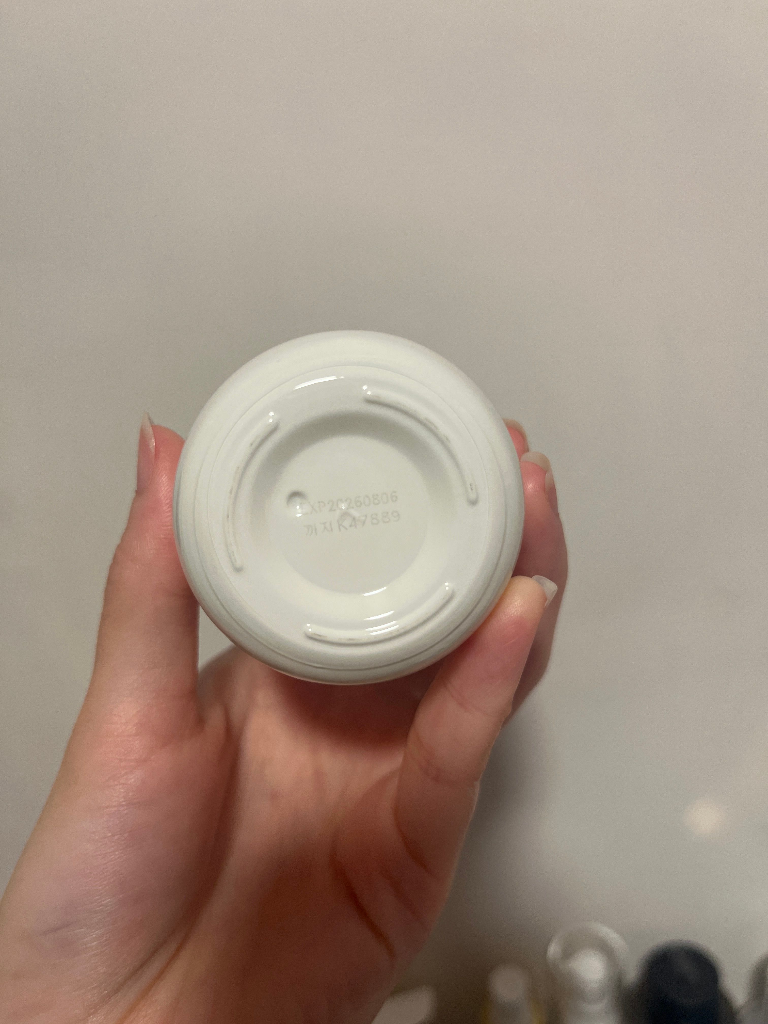 Innisfree 綠茶籽保濕精華 真實評價/用後感 byt*y 1 Innisfree 綠茶籽保濕精華 真實評價/實測照片 byt*y 1