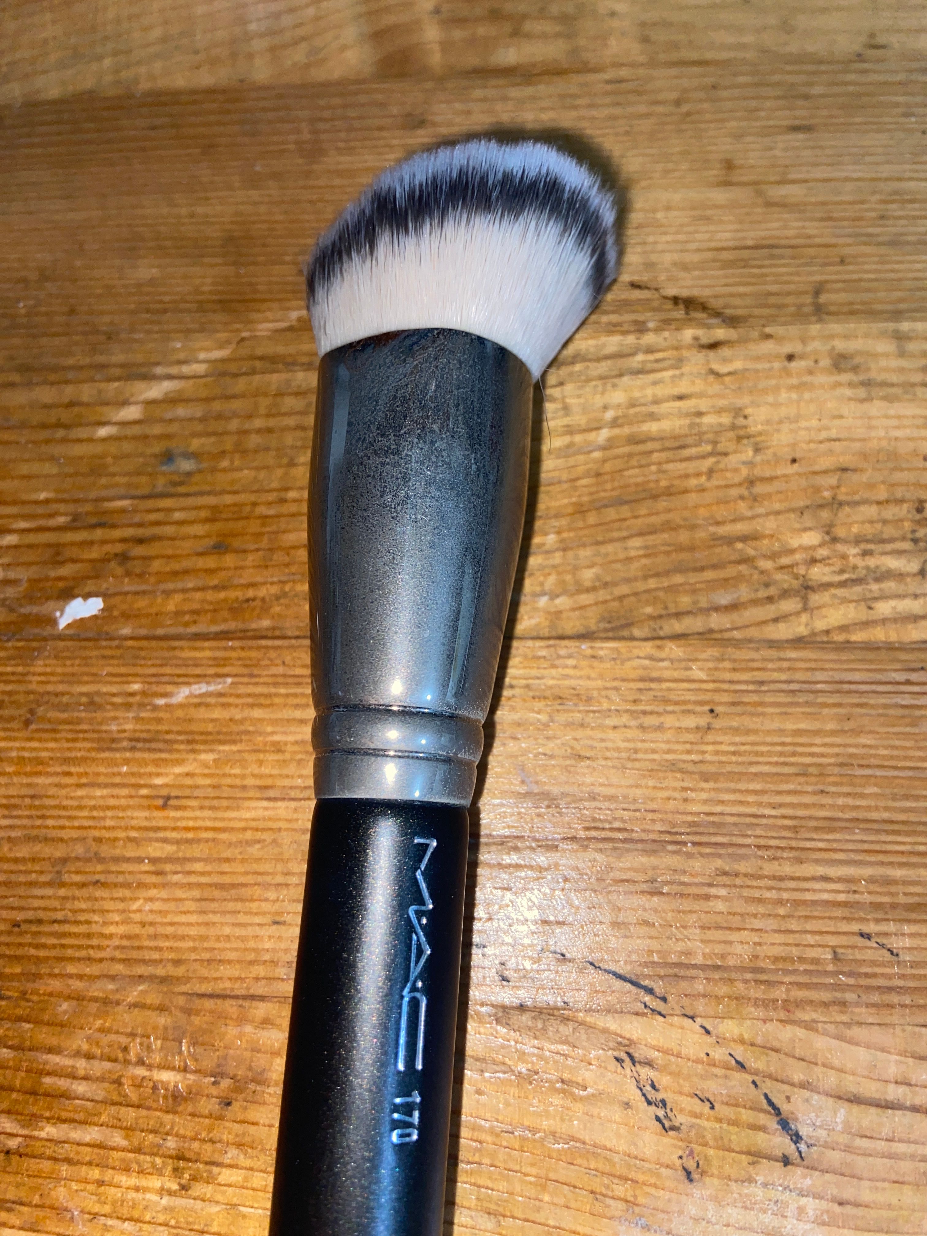 MAC Cosmetics 170圓頭斜角粉底掃 真實評價/實測照片 by* 1