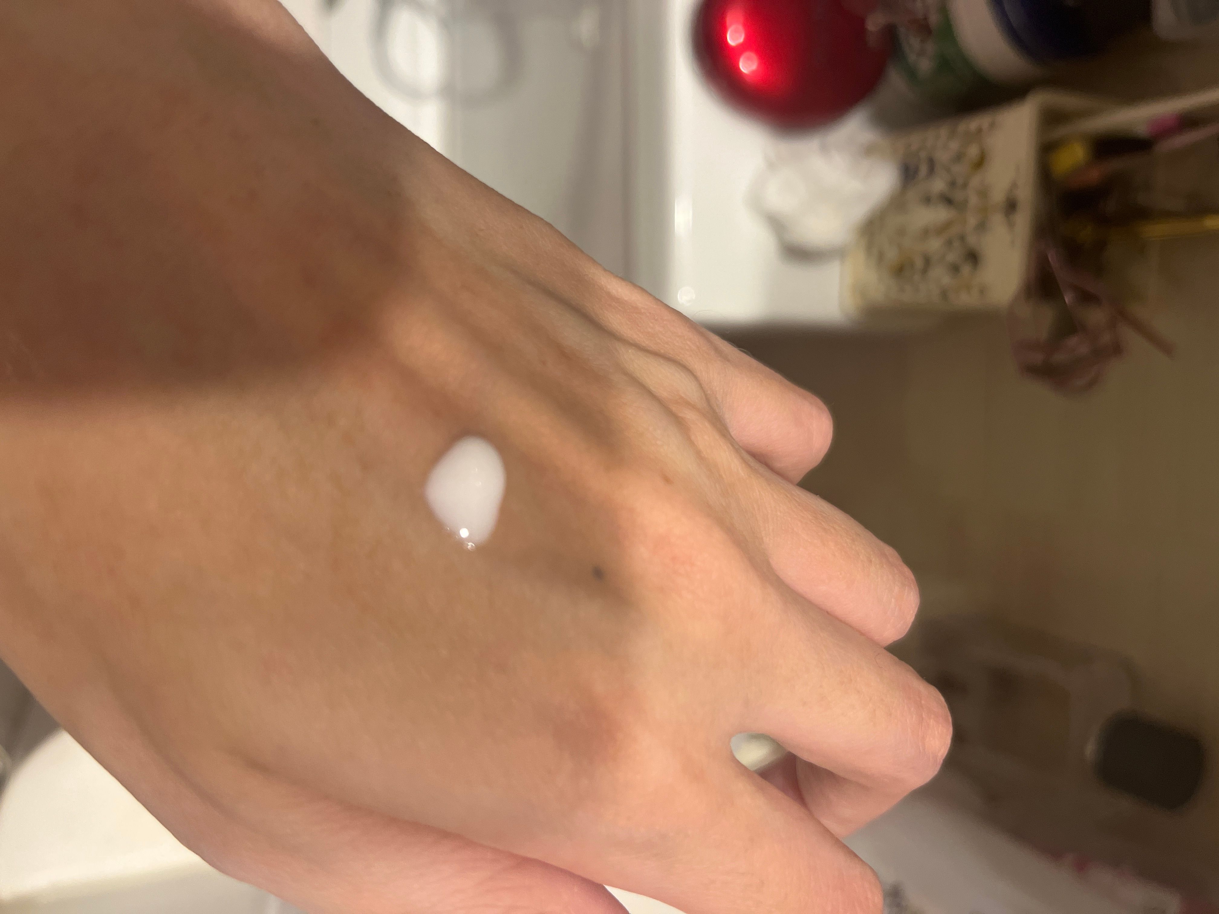 Olay 水感透白光曜精華 (水光小白瓶) 真實評價/實測照片 bywon******bee 1