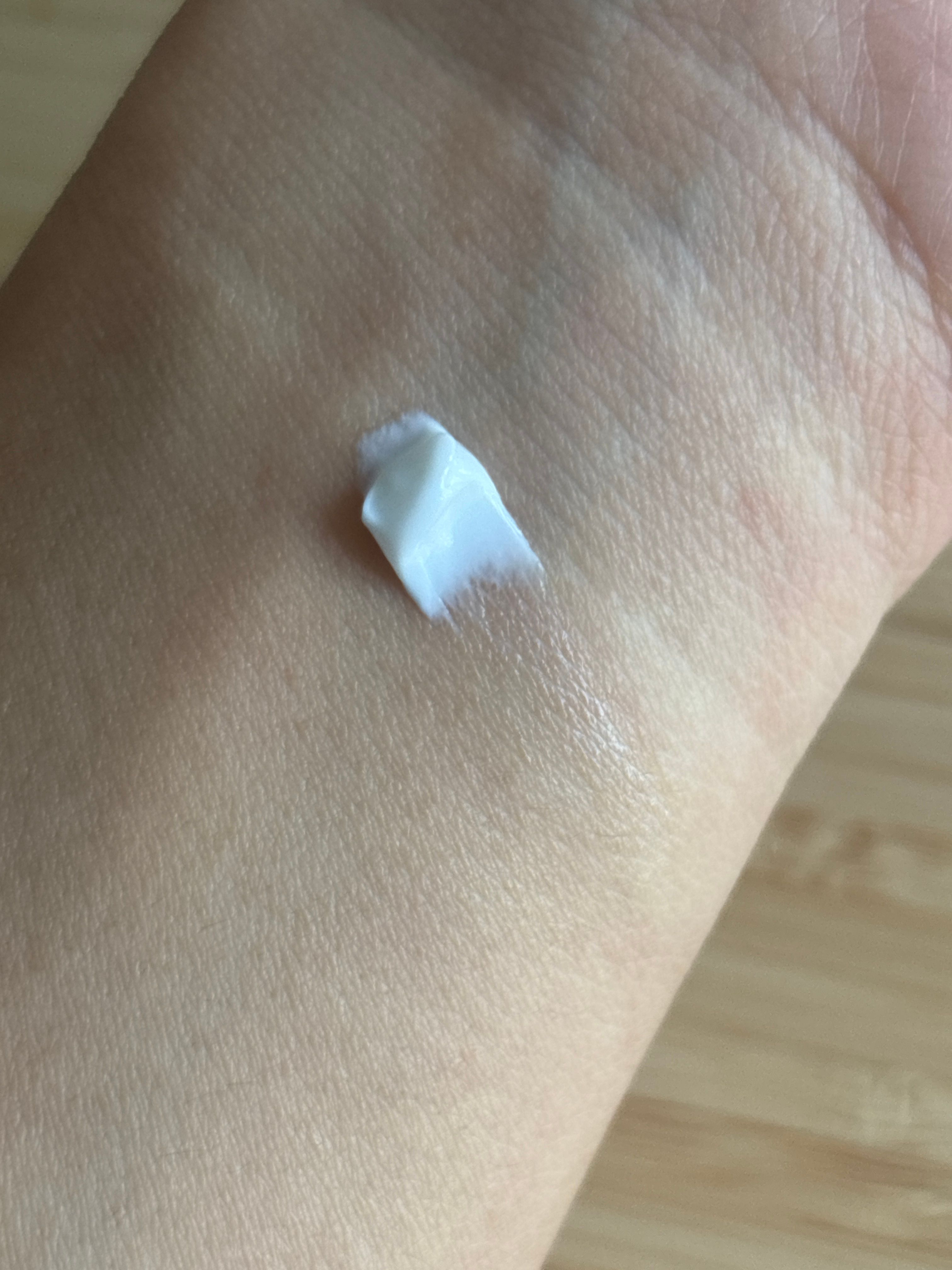 L'Occitane 乳木果潤手霜 真實評價/實測照片 byC**. 1