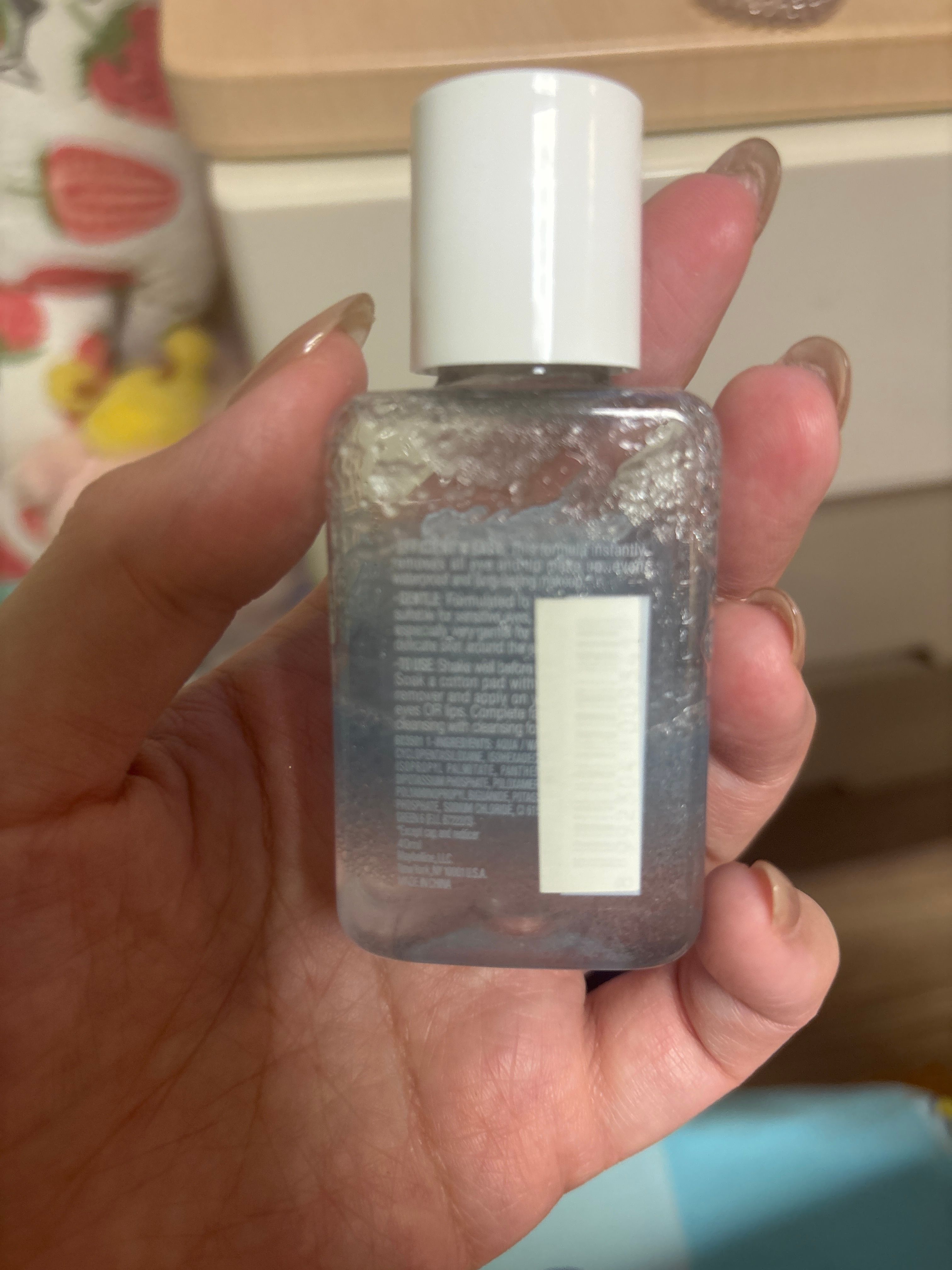 Maybelline New York 眼唇二合一卸妝液 Eye & Lip Make Up Remover 真實評價/用後感 bydeb******************com 2 Maybelline New York 眼唇二合一卸妝液 Eye & Lip Make Up Remover 真實評價/實測照片 bydeb******************com 2