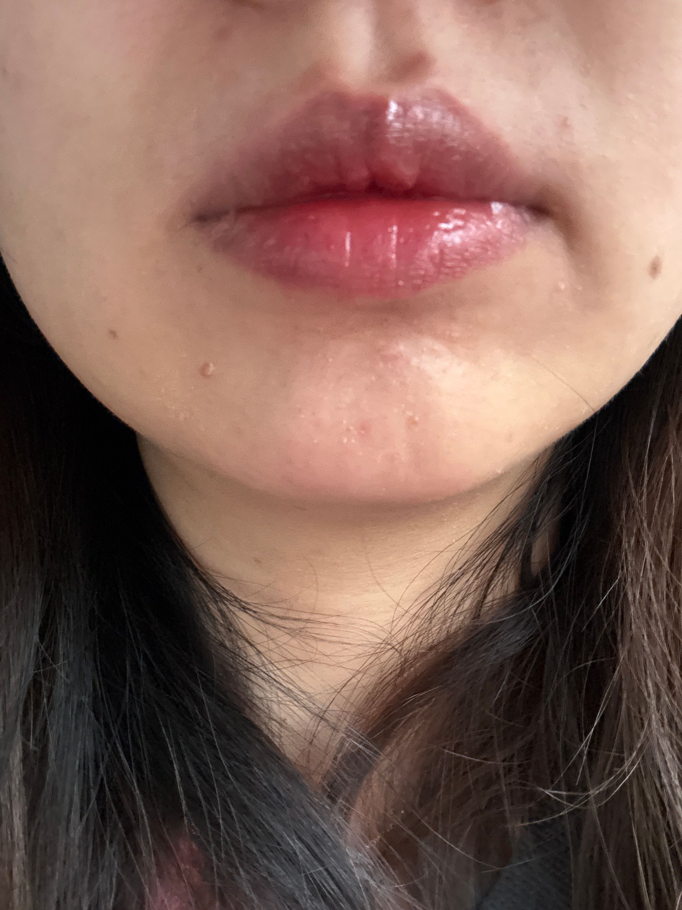 Benefit Cosmetics 波光水漾滋潤唇釉 真實評價/用後感 byGig***ong 1 Benefit Cosmetics 波光水漾滋潤唇釉 真實評價/實測照片 byGig***ong 1