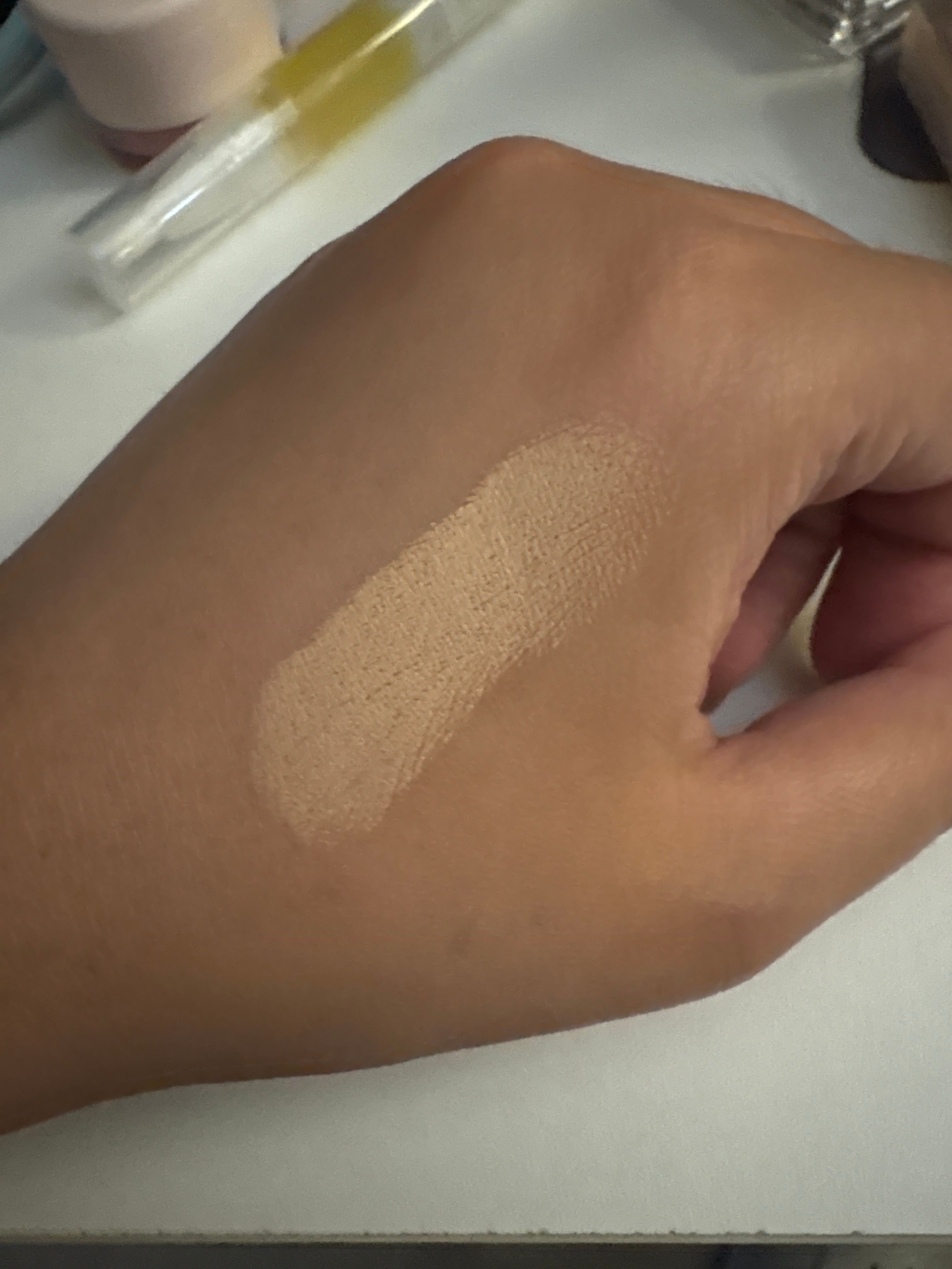 Fenty Beauty 柔光羽感粉底棒 真實評價/用後感 byY***m 1 Fenty Beauty 柔光羽感粉底棒 真實評價/實測照片 byY***m 1