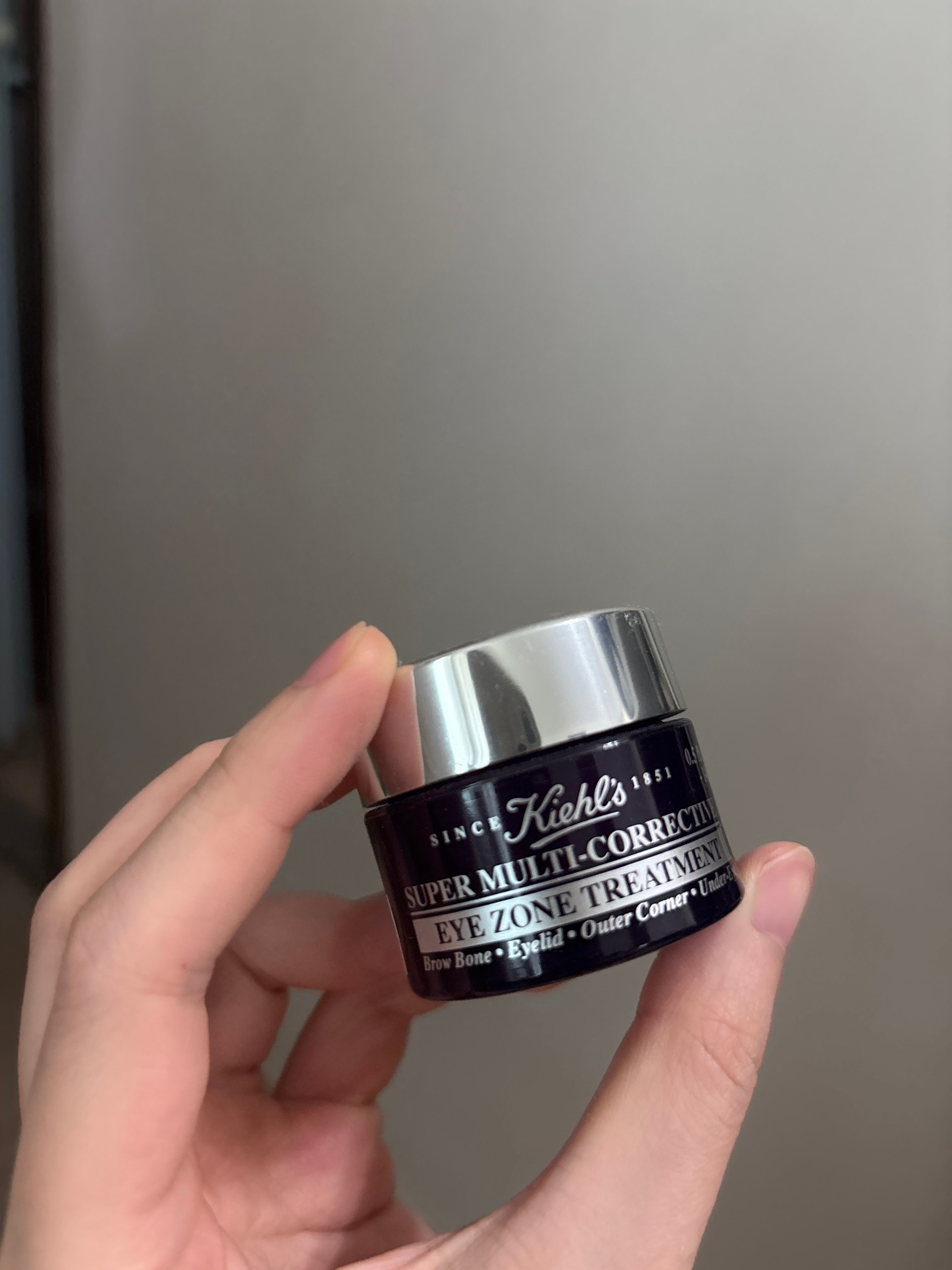 Kiehl's 極緻多效眼部提升精華 真實評價/實測照片 byari*****************com 1