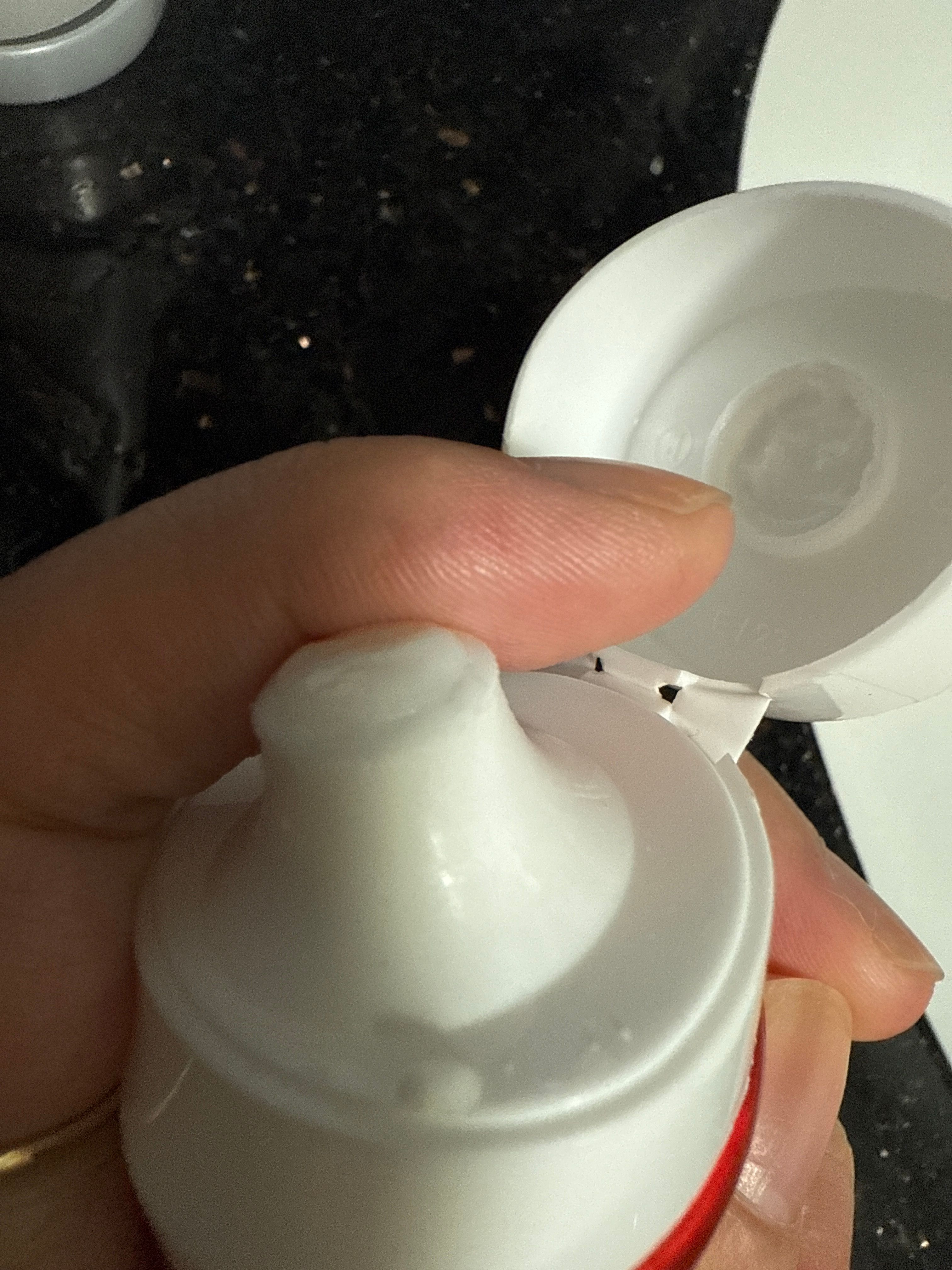 Colgate 高露潔 高露潔光感白紫鑽煥光美白牙膏 真實評價/實測照片 byKwo***uen 1