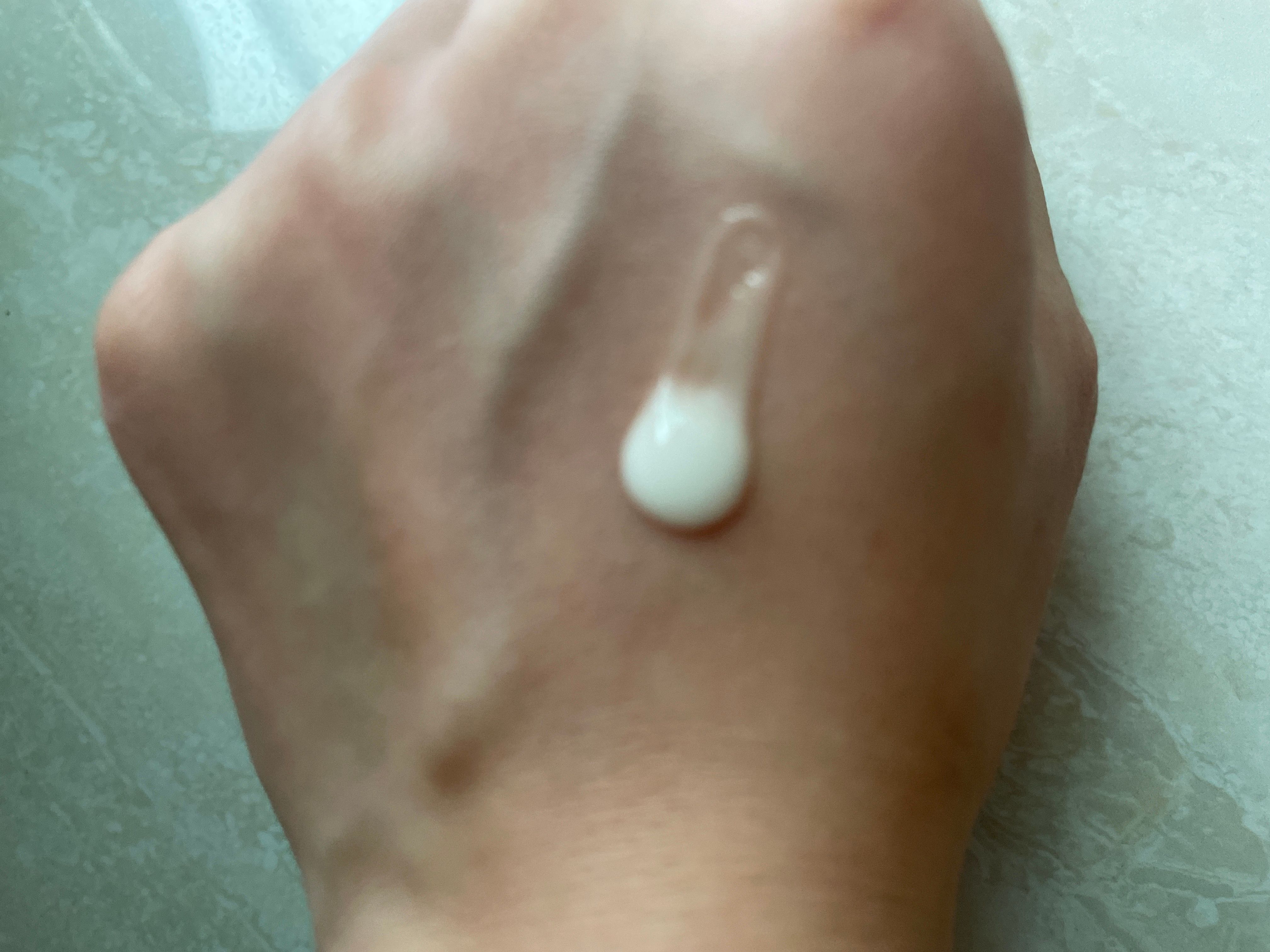 Nivea 清爽水感防曬凝露 SPF50 PA+++ 真實評價/用後感 byHel******sme 1 Nivea 清爽水感防曬凝露 SPF50 PA+++ 真實評價/實測照片 byHel******sme 1