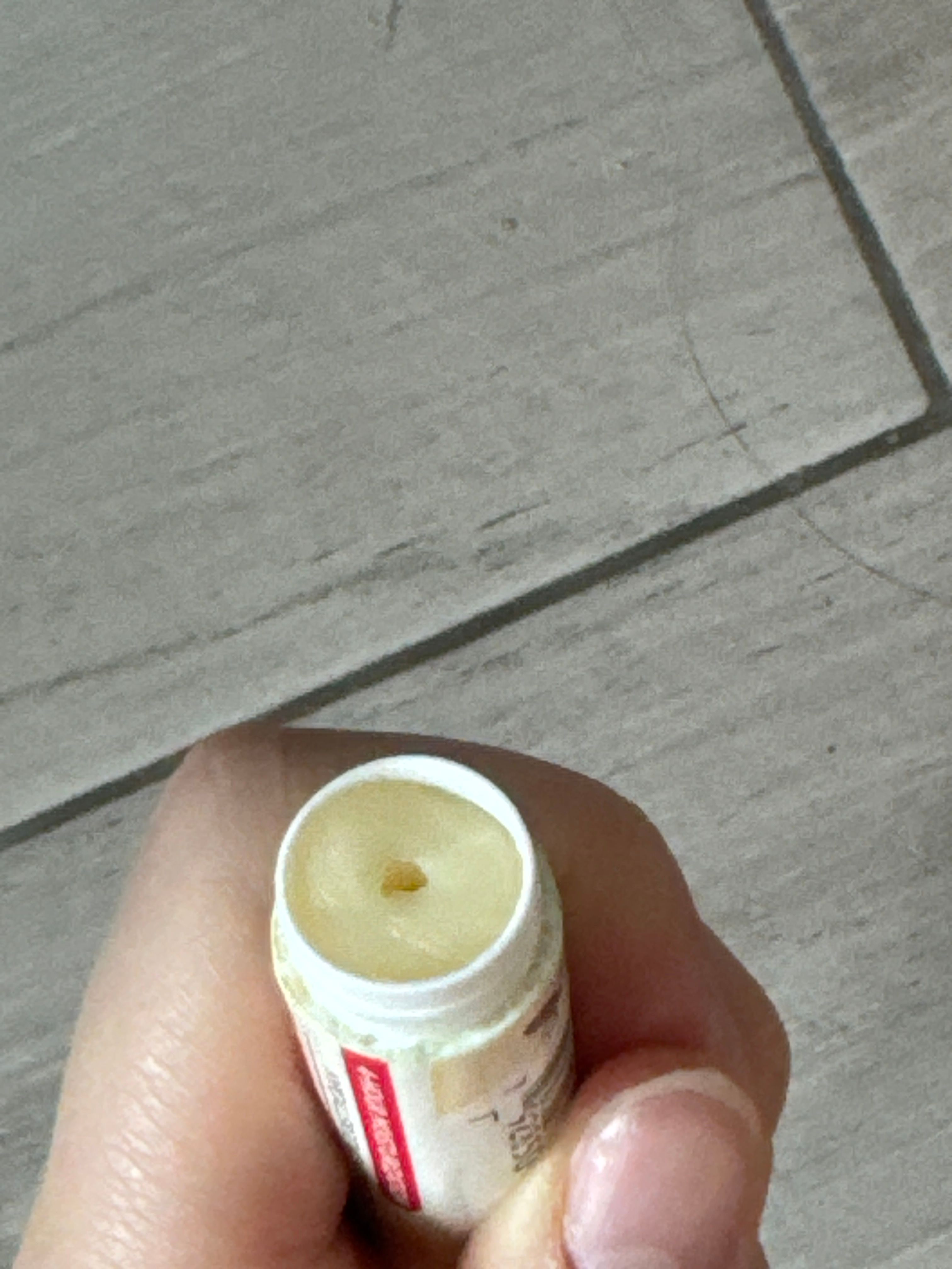Burts Bees 蜜蠟皇牌潤唇膏 真實評價/實測照片 byOo****ko 1