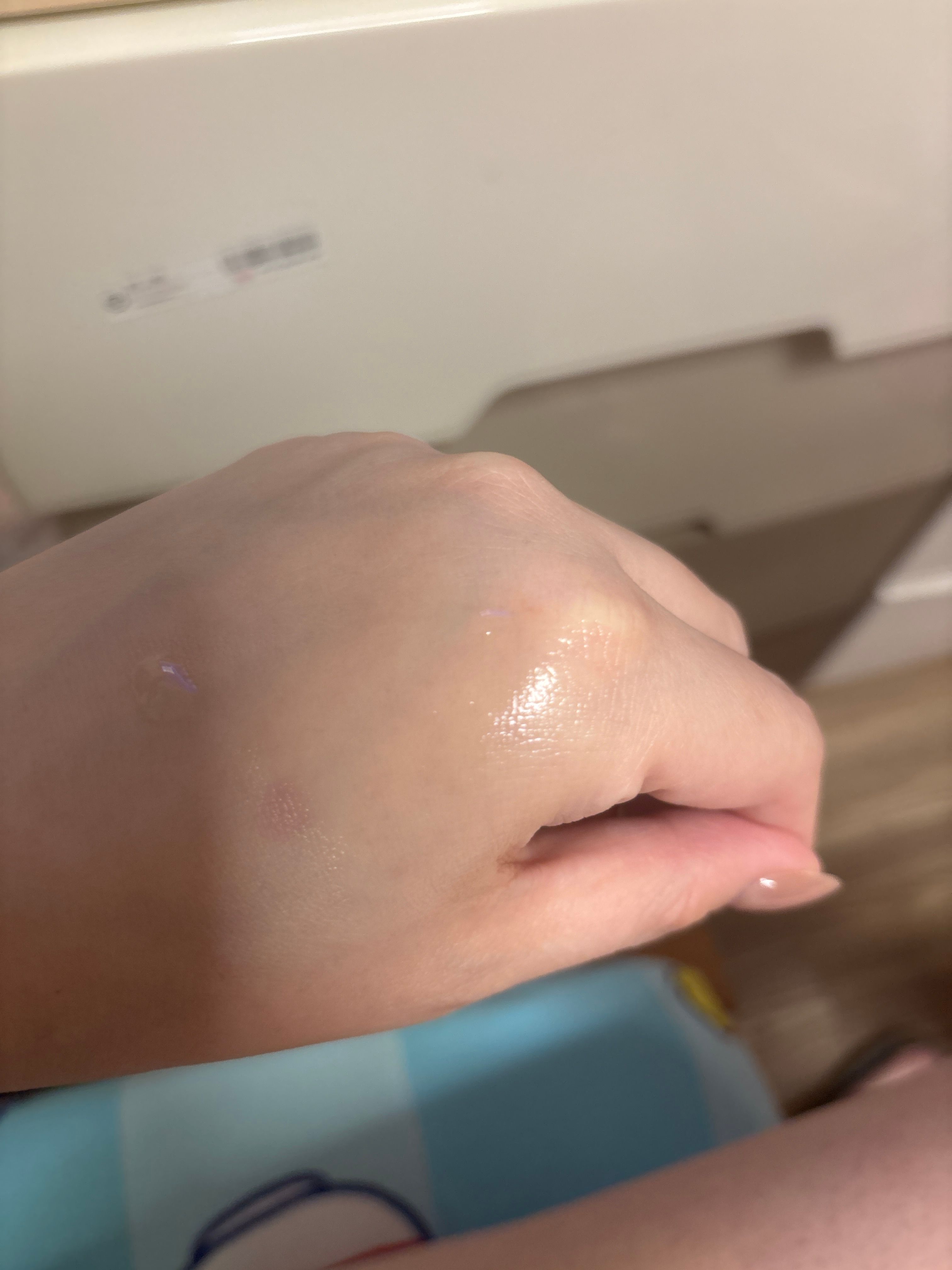 Maybelline New York 眼唇二合一卸妝液 Eye & Lip Make Up Remover 真實評價/用後感 bydeb******************com 1 Maybelline New York 眼唇二合一卸妝液 Eye & Lip Make Up Remover 真實評價/實測照片 bydeb******************com 1