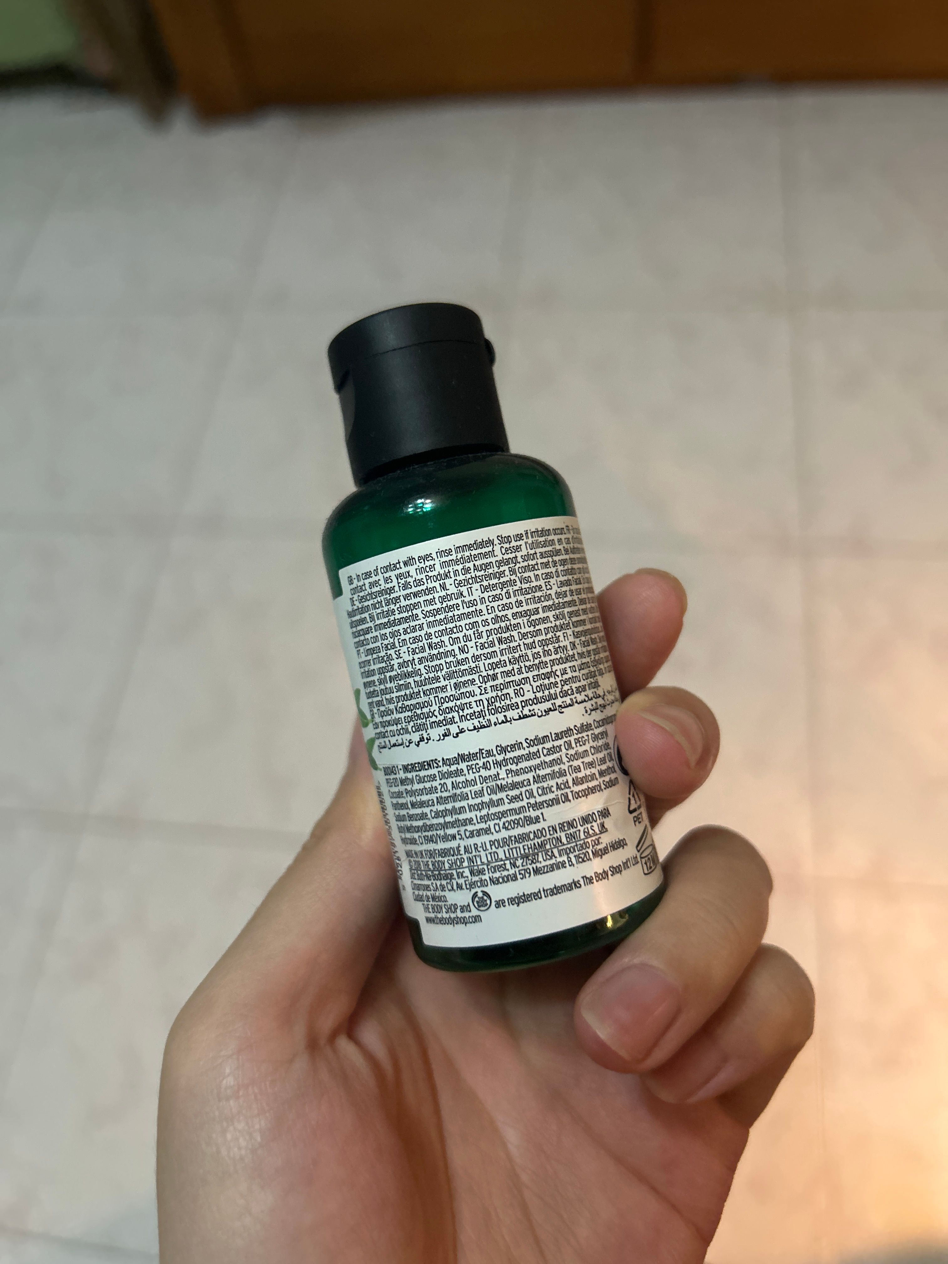 The Body Shop 茶樹潔面啫喱 Tea Tree Skin Clearing Facial Wash 真實評價/用後感 bycur**************com 1 The Body Shop 茶樹潔面啫喱 Tea Tree Skin Clearing Facial Wash 真實評價/實測照片 bycur**************com 1