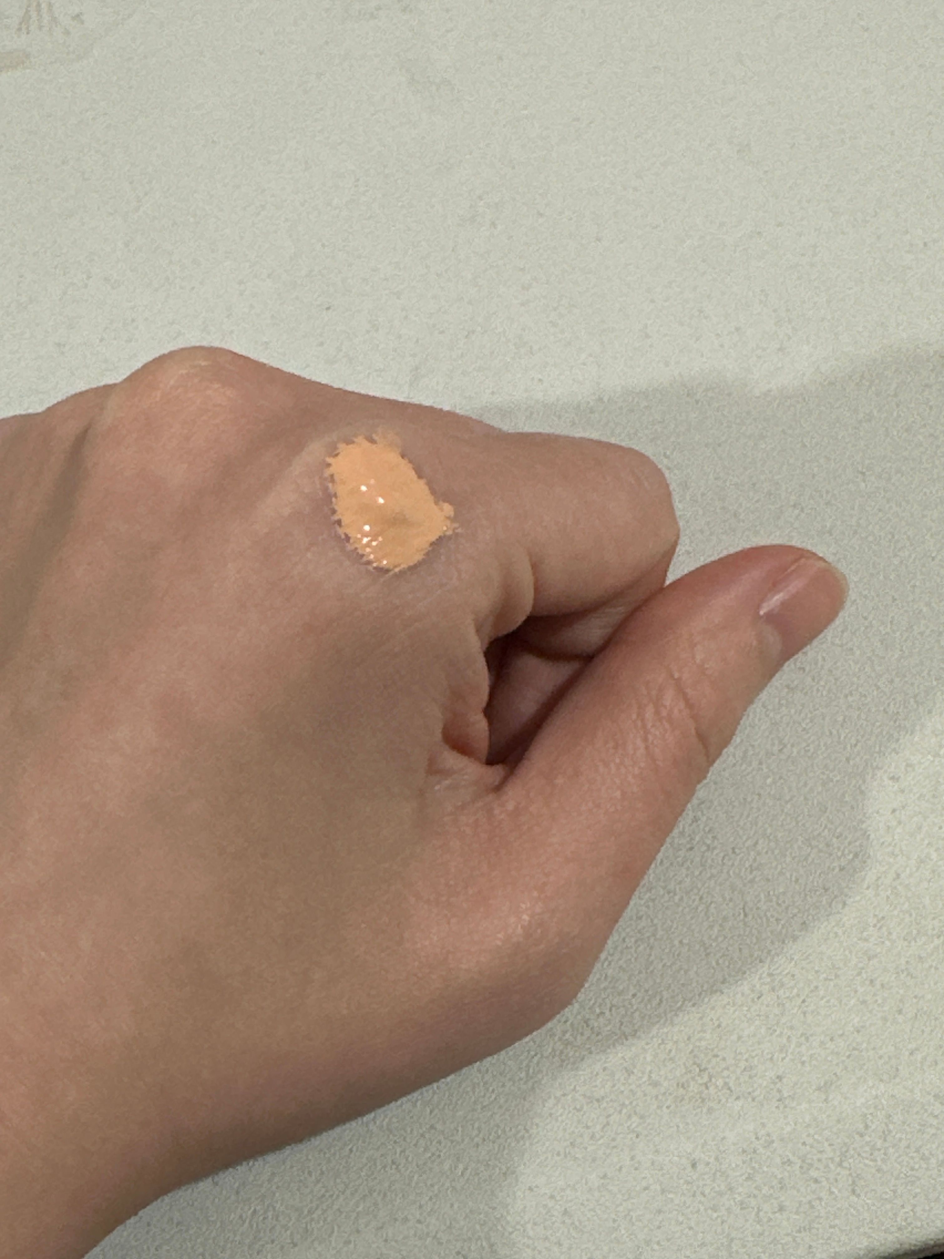 Giorgio Armani NEO NUDE輕紗裸光粉底液 True-to-skin Natural Glow Foundation 真實評價/用後感 bybea******ife 1 Giorgio Armani NEO NUDE輕紗裸光粉底液 True-to-skin Natural Glow Foundation 真實評價/實測照片 bybea******ife 1