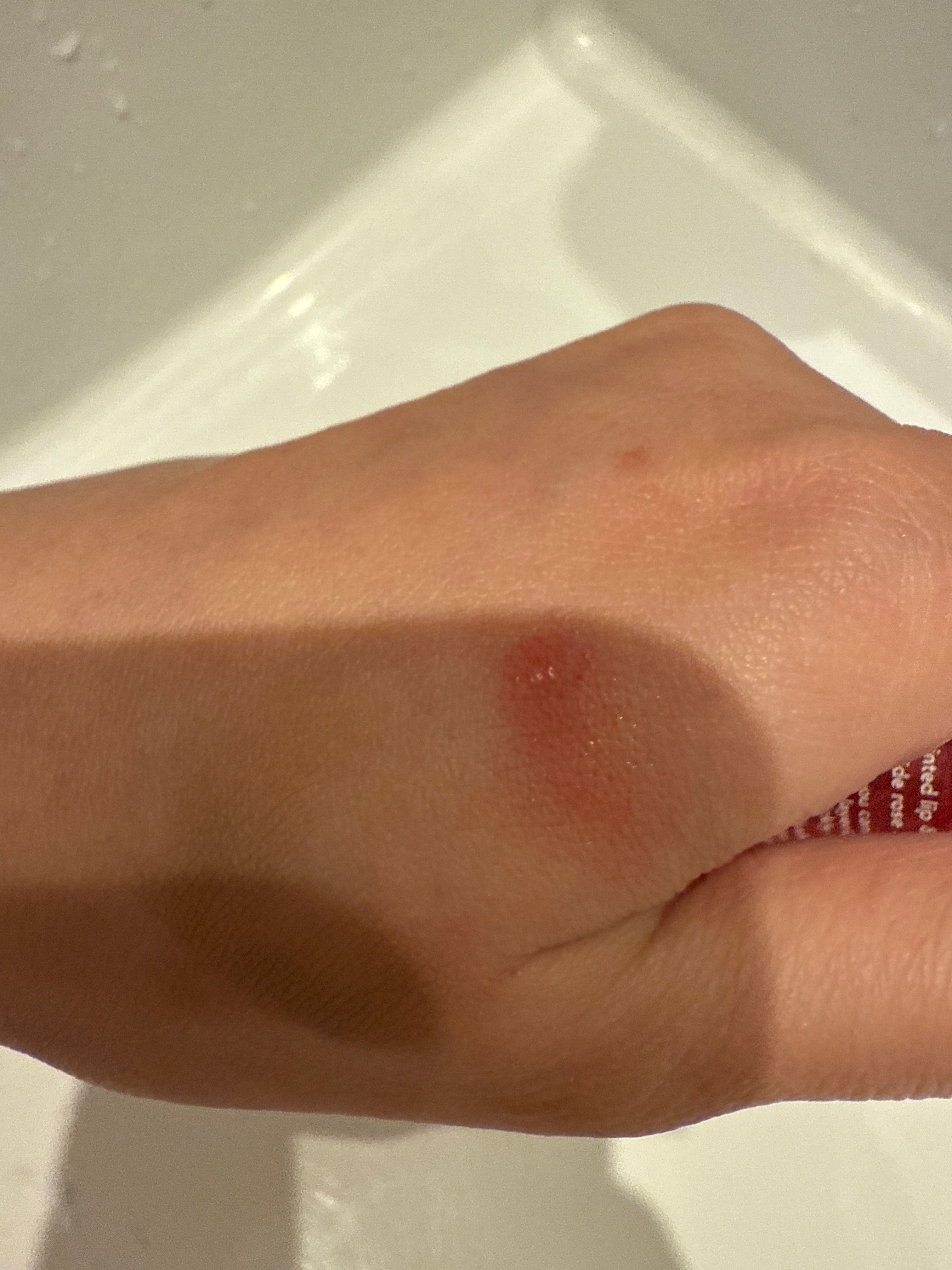 Benefit Cosmetics Flora Tint花妍甜心唇頰兩用胭脂水 真實評價/實測照片 byKwo***uen 1