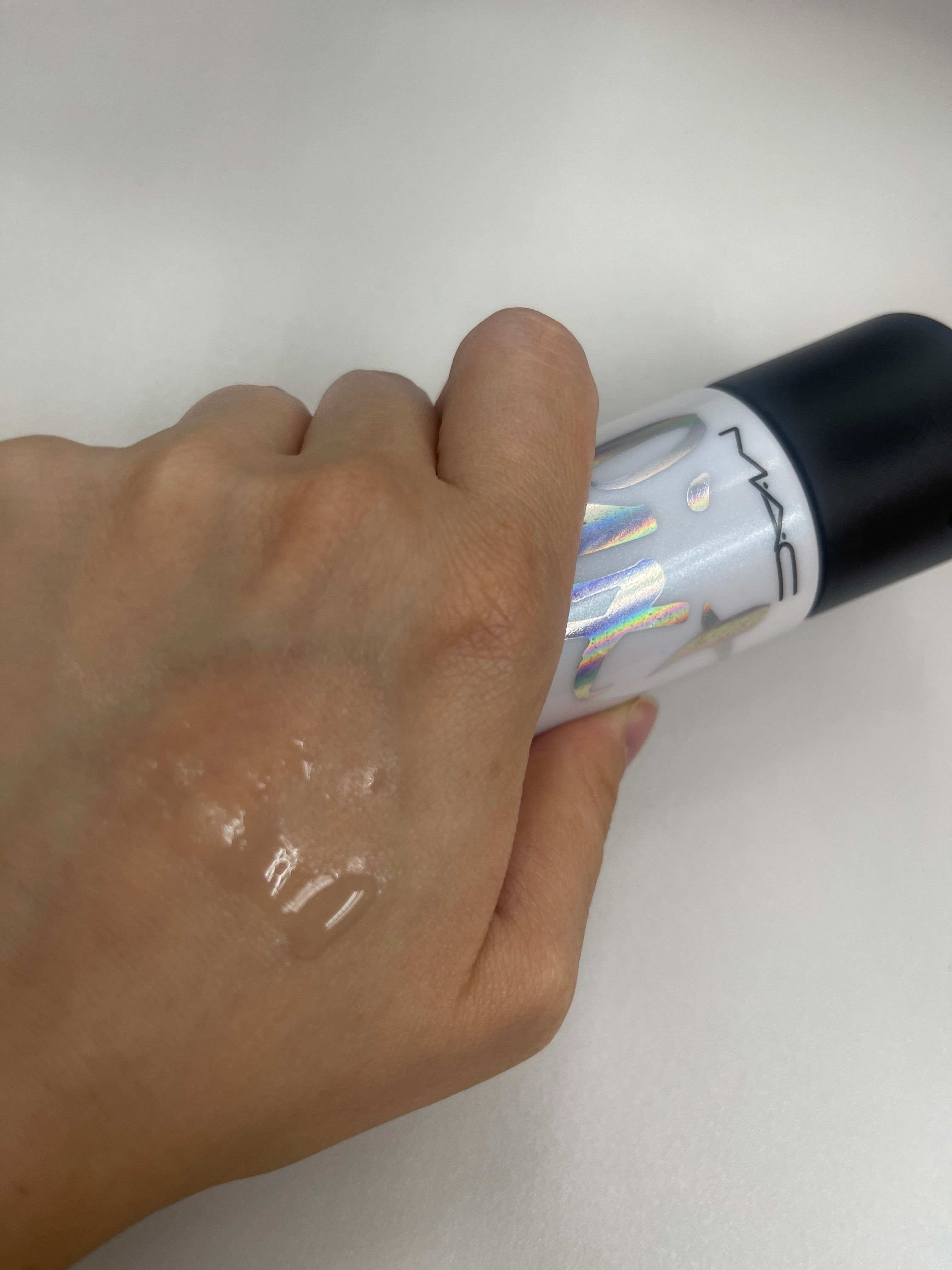 MAC Cosmetics FIX+ Magic Radiance 妝前瞬間定妝噴霧 - 水光精華版 真實評價/用後感 byMar***** Wu 1 MAC Cosmetics FIX+ Magic Radiance 妝前瞬間定妝噴霧 - 水光精華版 真實評價/實測照片 byMar***** Wu 1
