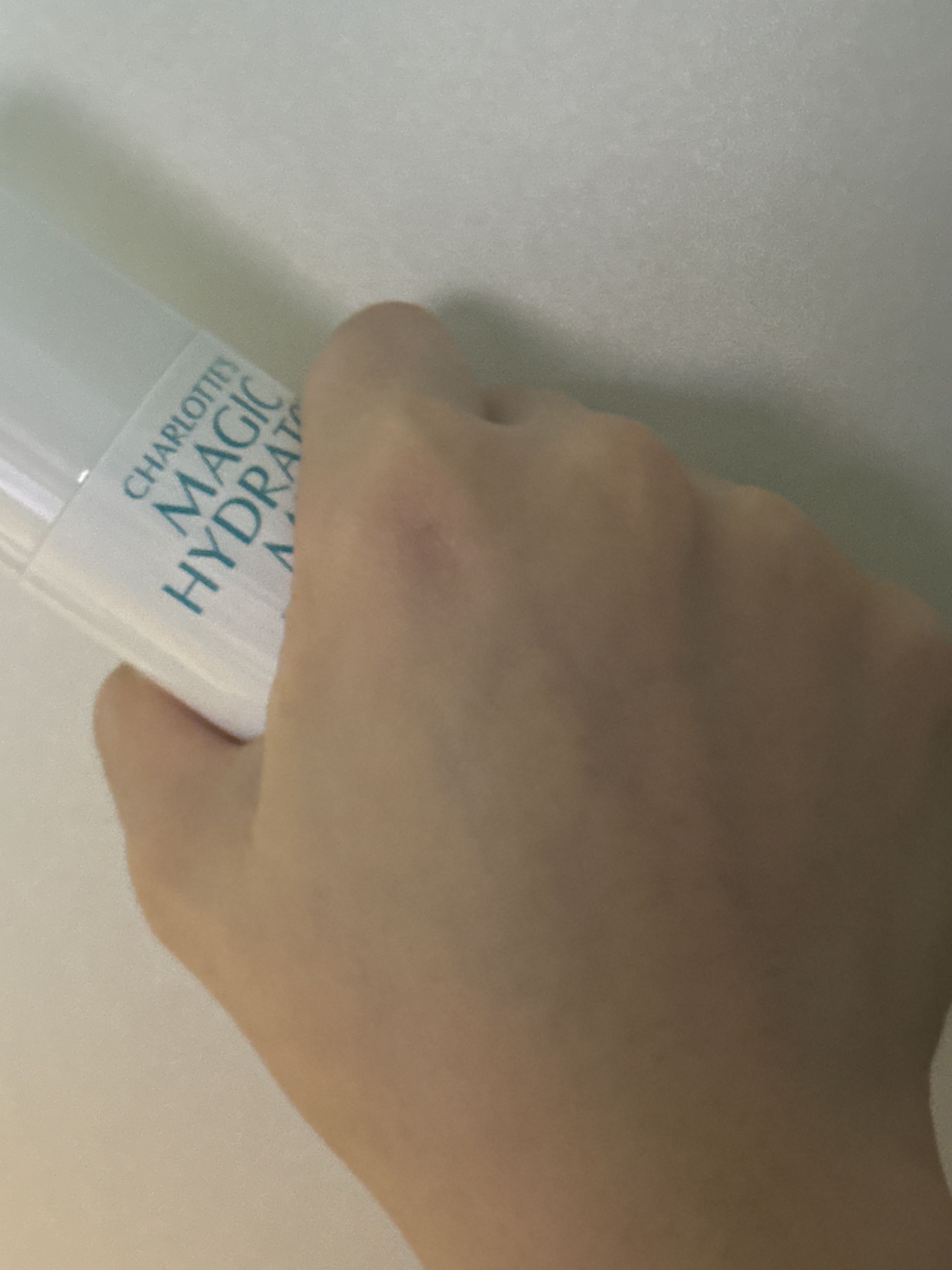 Charlotte Tilbury 魔法保濕賦活潔面乳 真實評價/實測照片 bymin********************.hk 1