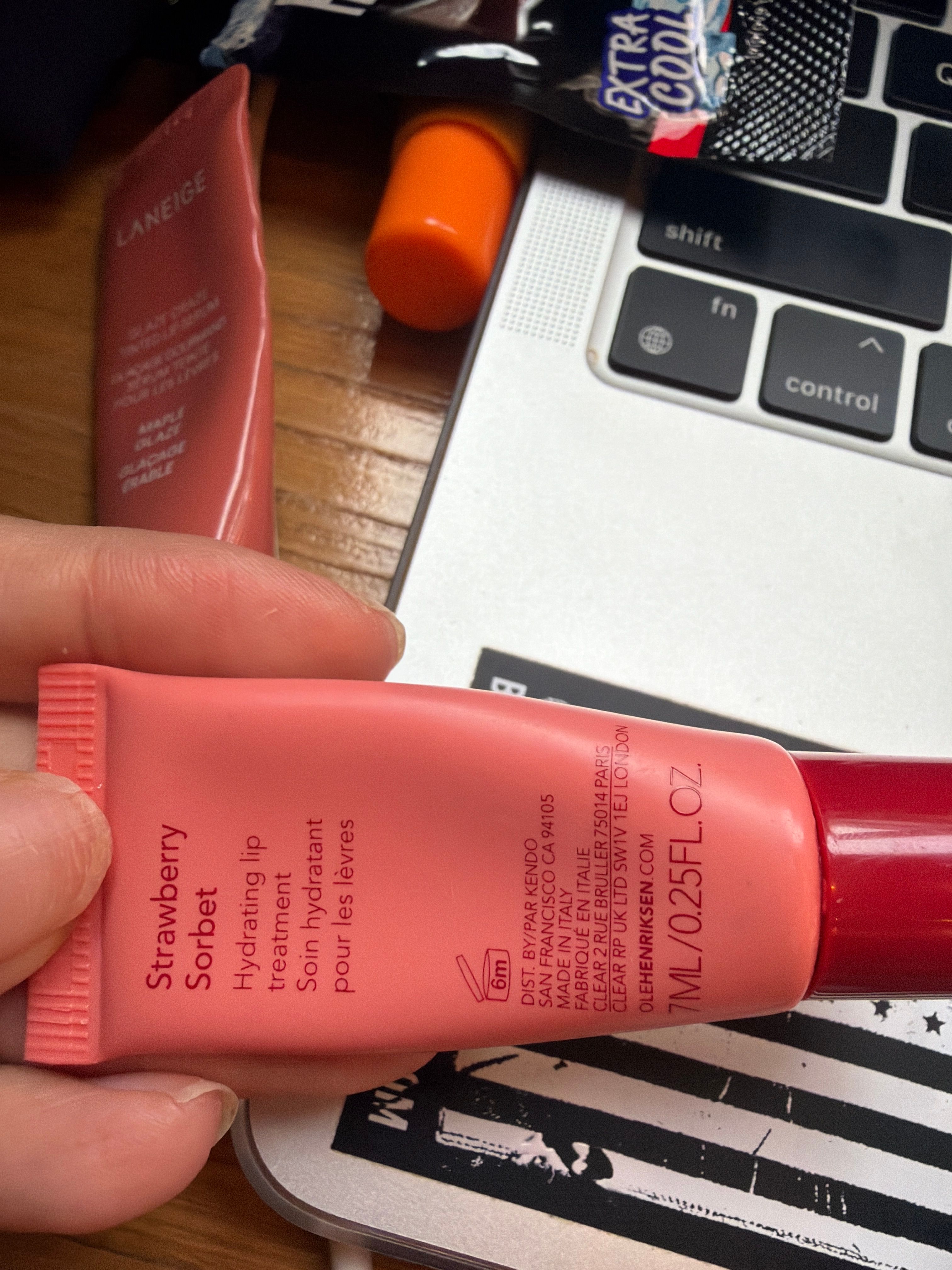 Ole Henriksen 胜肽豐盈保濕護唇精華 真實評價/實測照片 by* 2
