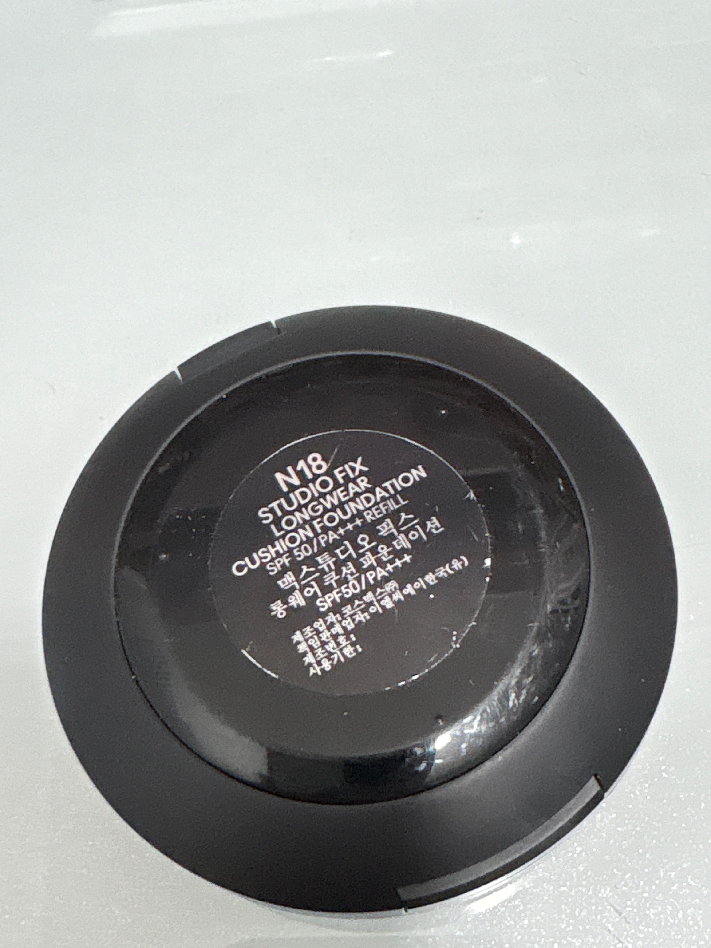 MAC Cosmetics 瞬效亮白氣墊粉底SPF50 / PA++++ Lightful C + Coral Grass SPF 50/PA++++ Quick Finish Cushion Compact 真實評價/實測照片 byzoe*************************com 1