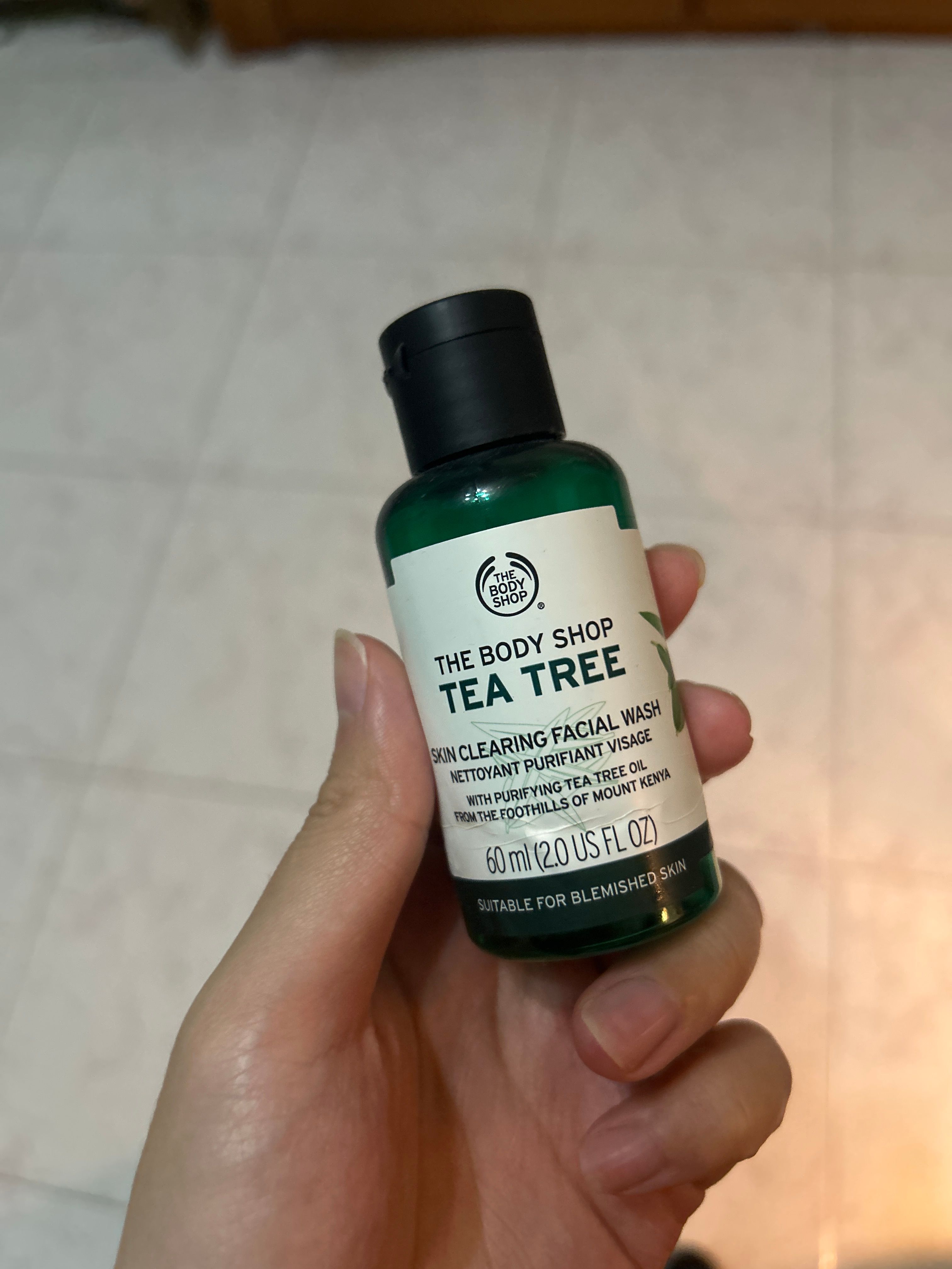 The Body Shop 茶樹潔面啫喱 Tea Tree Skin Clearing Facial Wash 真實評價/用後感 bycur**************com 2 The Body Shop 茶樹潔面啫喱 Tea Tree Skin Clearing Facial Wash 真實評價/實測照片 bycur**************com 2