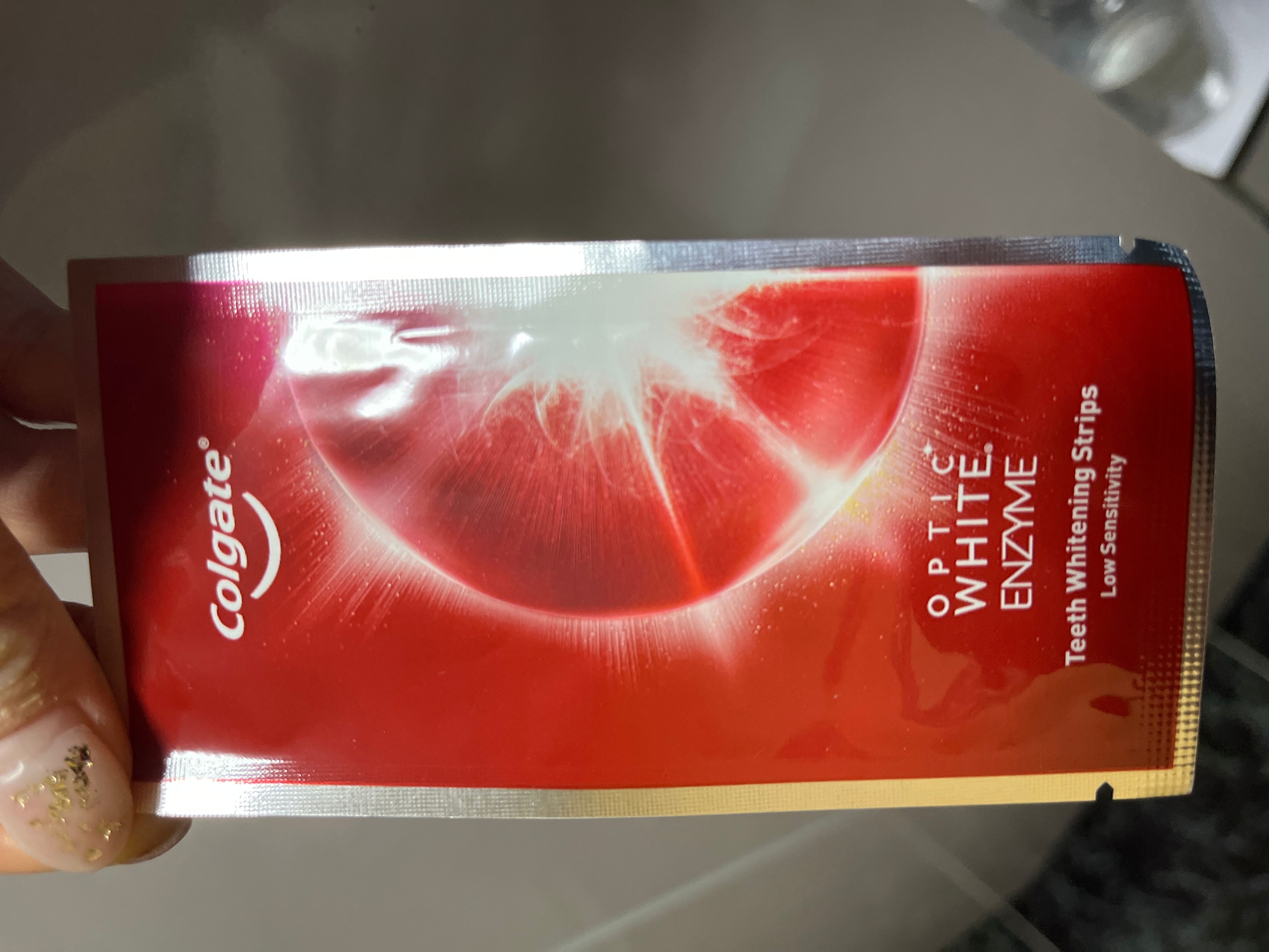 Colgate 高露潔 光感白酵素低敏美白牙貼 真實評價/實測照片 byyuy*************com 1